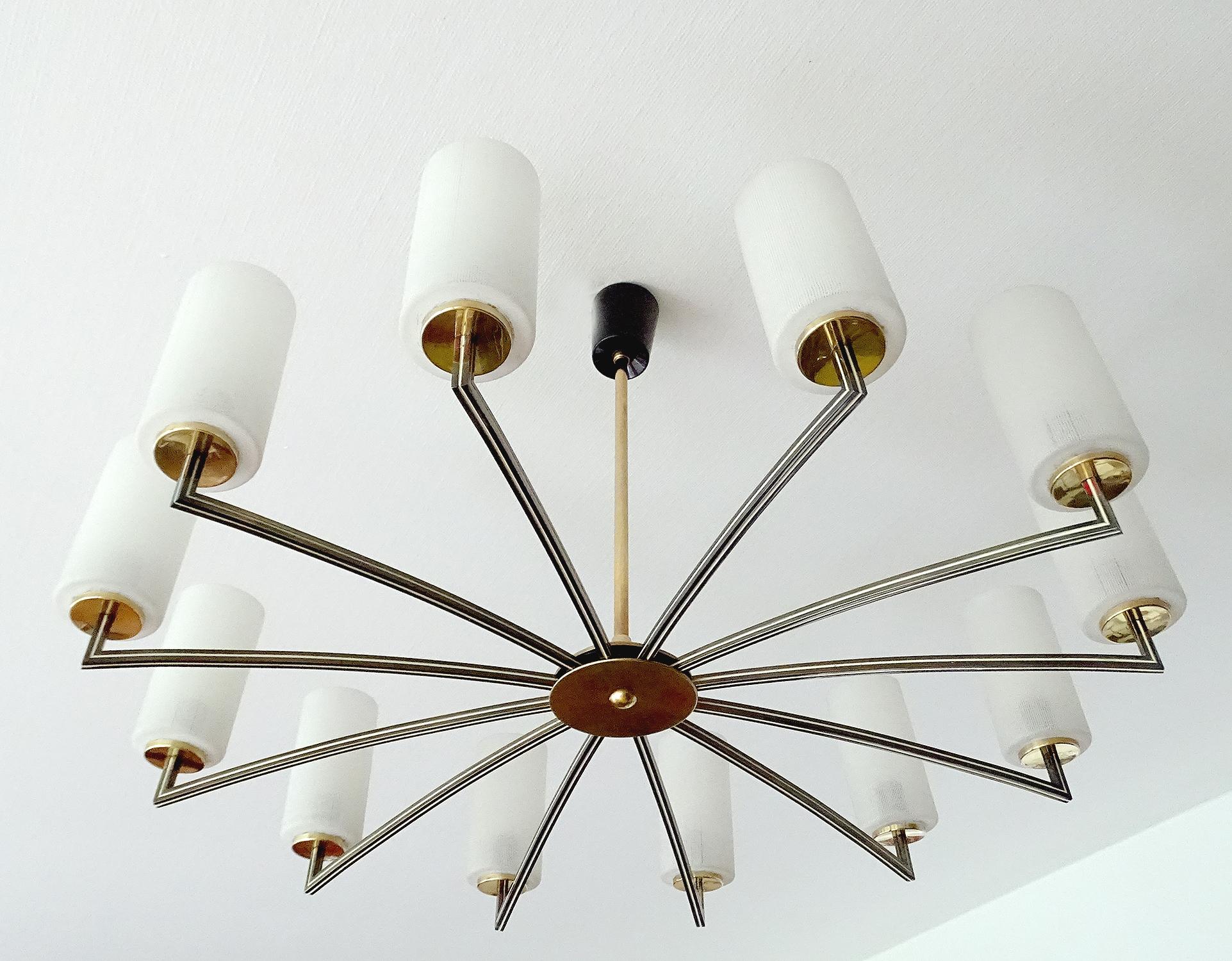 Large Italian Midcentury Sunburst Brass Glass Chandelier, Stilnovo Gio Ponti   2