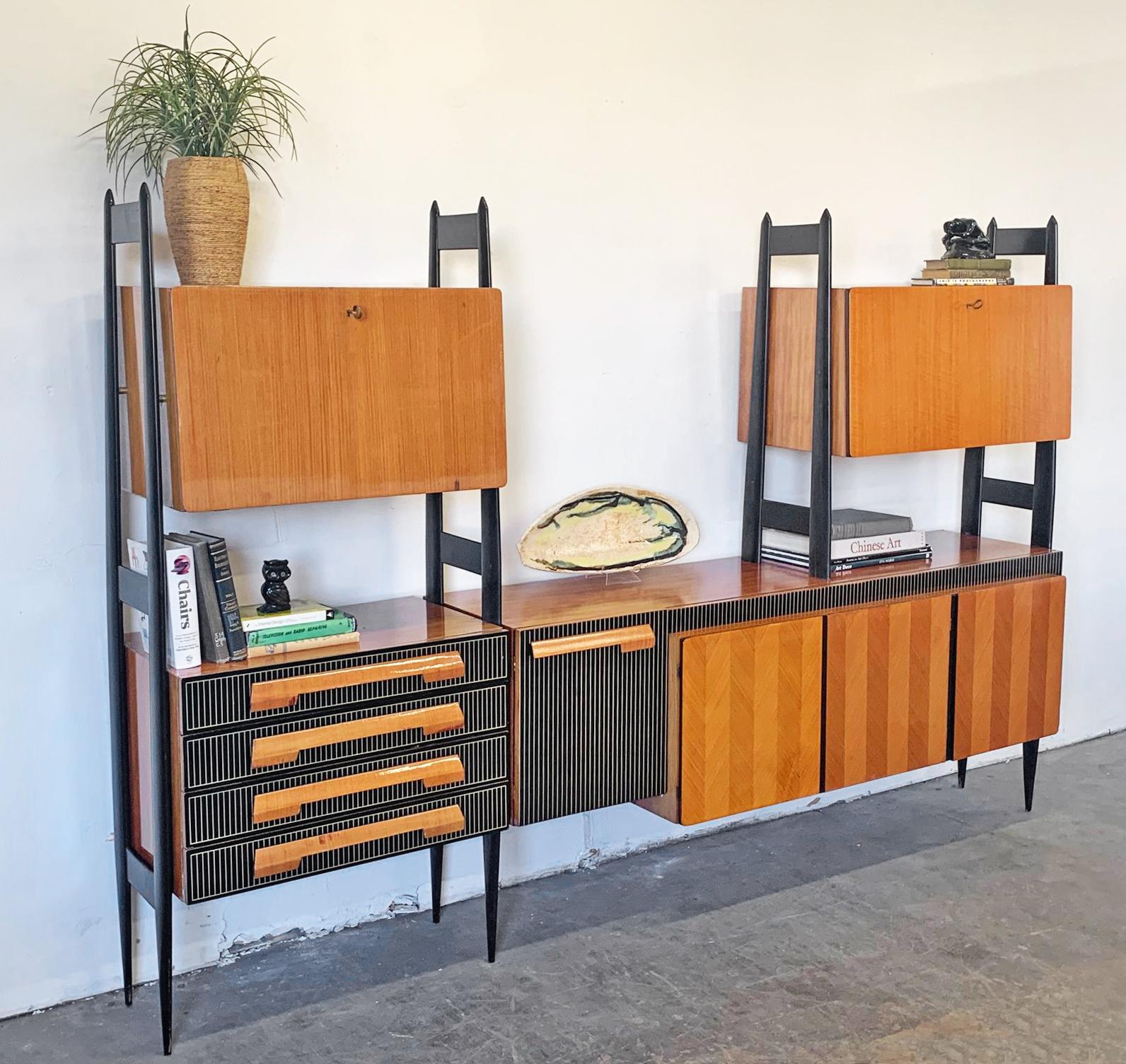 Mid-Century Modern Large Italian Modern Wall Unit, Italy, 1950s