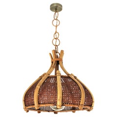 Grande lampadario a campana modernista italiano in vimini e bambù, anni '60