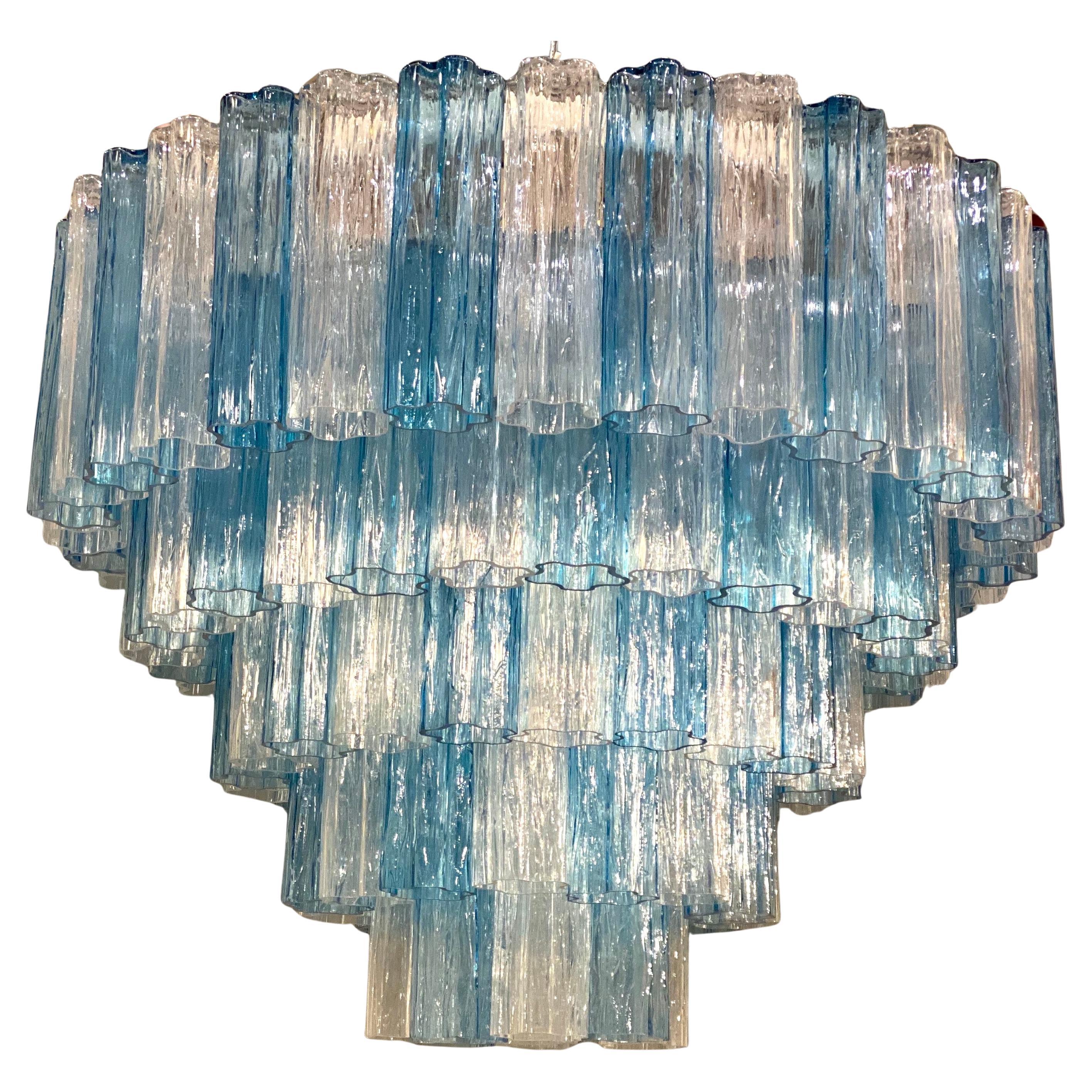 Grand lustre Tronchi italien en verre de Murano bleu et de couleur glace