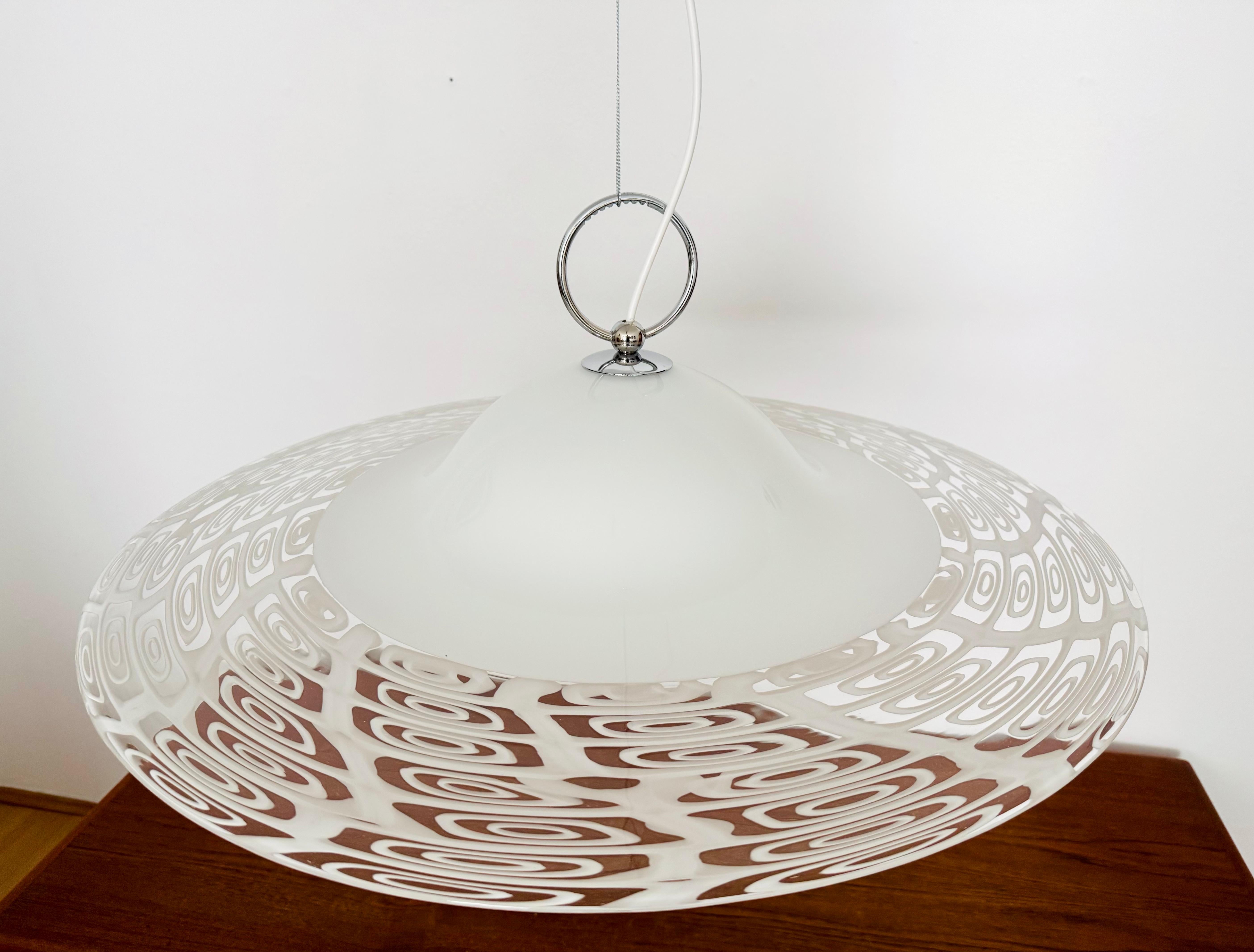 Metà XX secolo Grande lampada a sospensione in vetro di Murano italiano in vendita