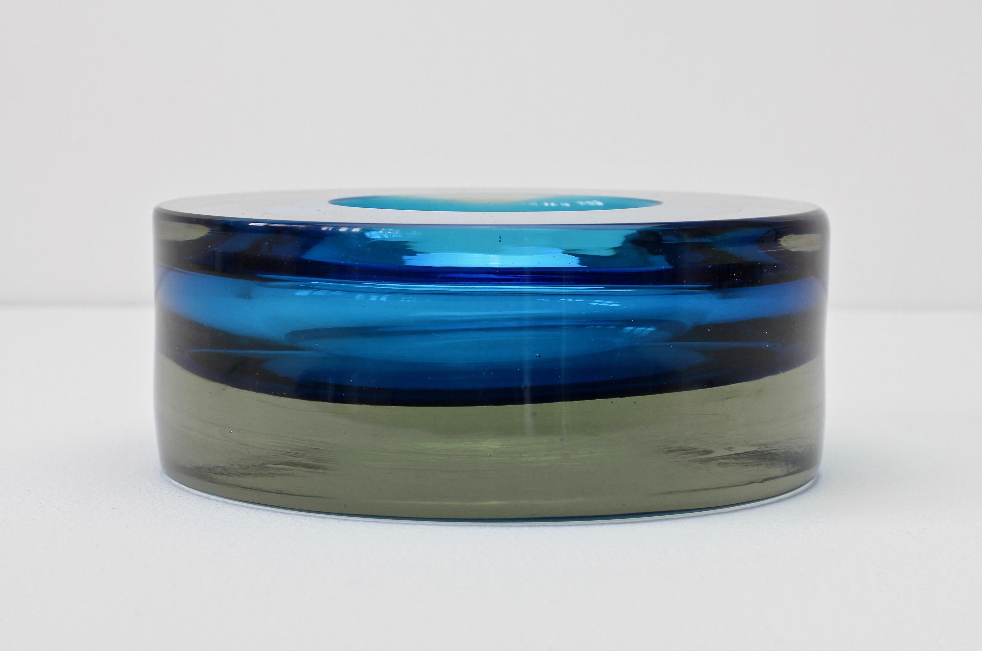 Large Italian Murano Gray Blue Sommerso Glass Bowl, Serving Dish or Ashtray In Fair Condition In Landau an der Isar, Bayern