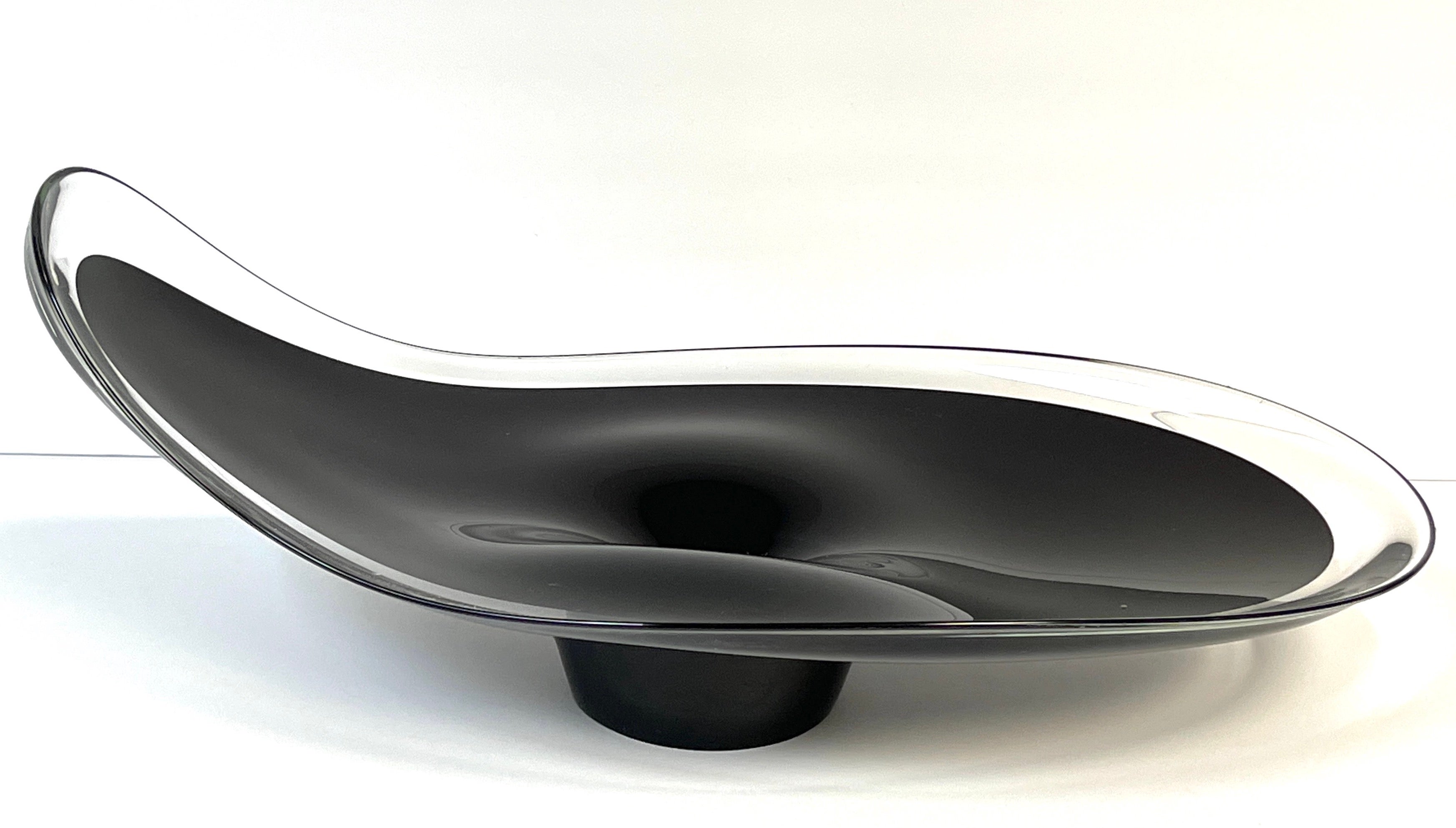 Large Italian Murano Sommerso Flavio Poli Glass Black & Clear Free Form Bowl
Italy, Circa 1960
Design Attributed to Flavio Poli
Made by Murano Sommerso Glass Works

A stunning example of mid-century Murano glass, this large free form bowl showcases