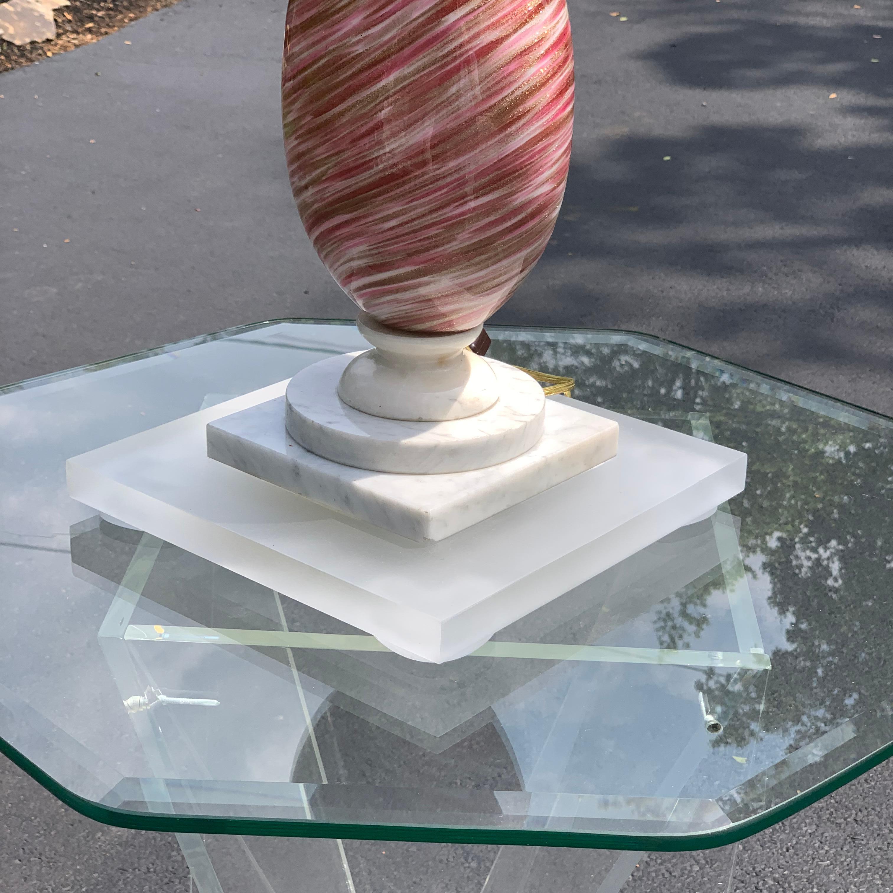 Large Italian Murano Table Lamp on Marble and Frosted Lucite Base in Pink & Gold For Sale 10