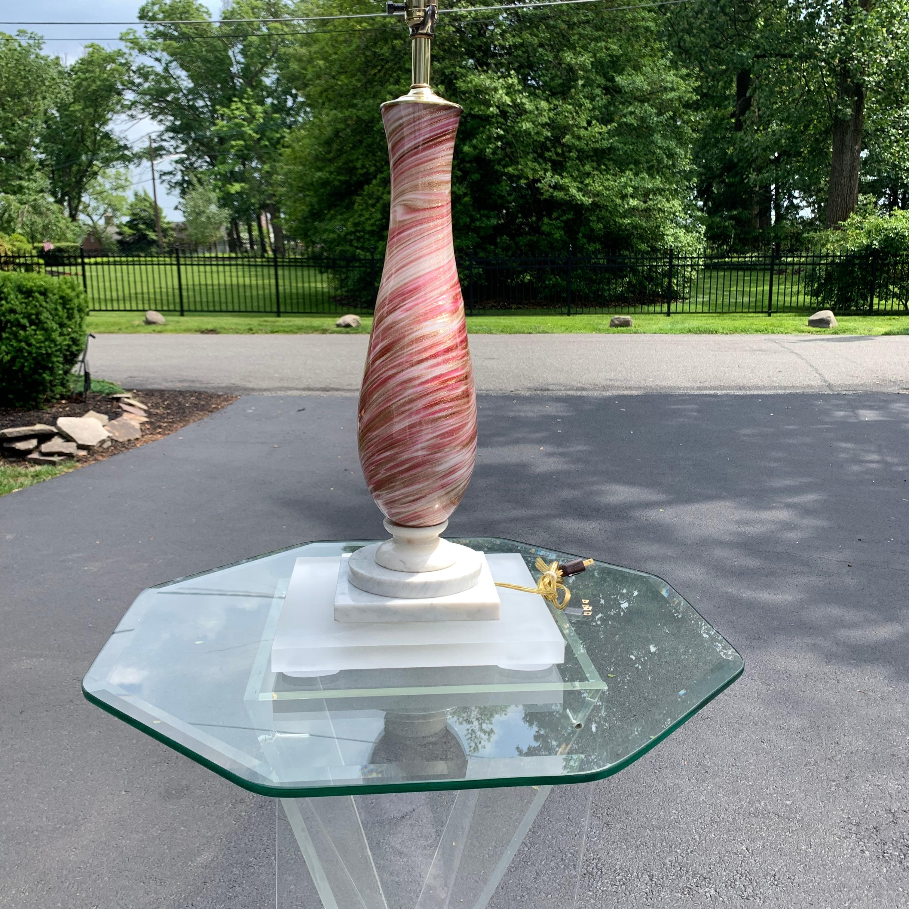 Large Italian Murano Table Lamp on Marble and Frosted Lucite Base in Pink & Gold For Sale 11