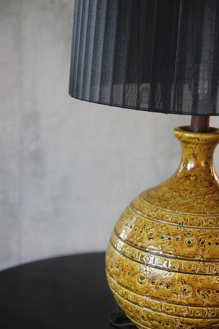 Glazed Large Italian Mustard Ceramic Lamp by Aldo Londi for Bitossi  For Sale