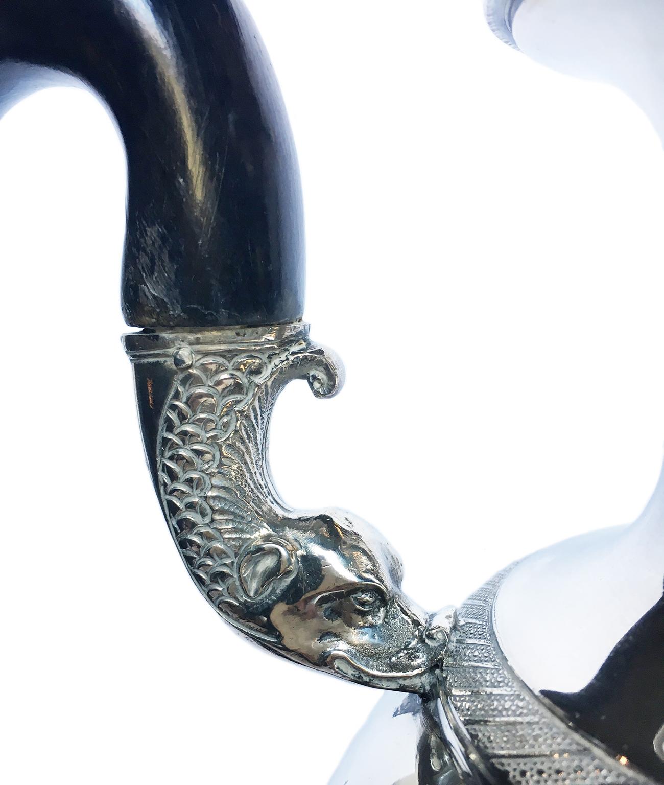 Gran cafetera italiana neoclásica de plata de ley, Milán, circa 1830 en venta 1