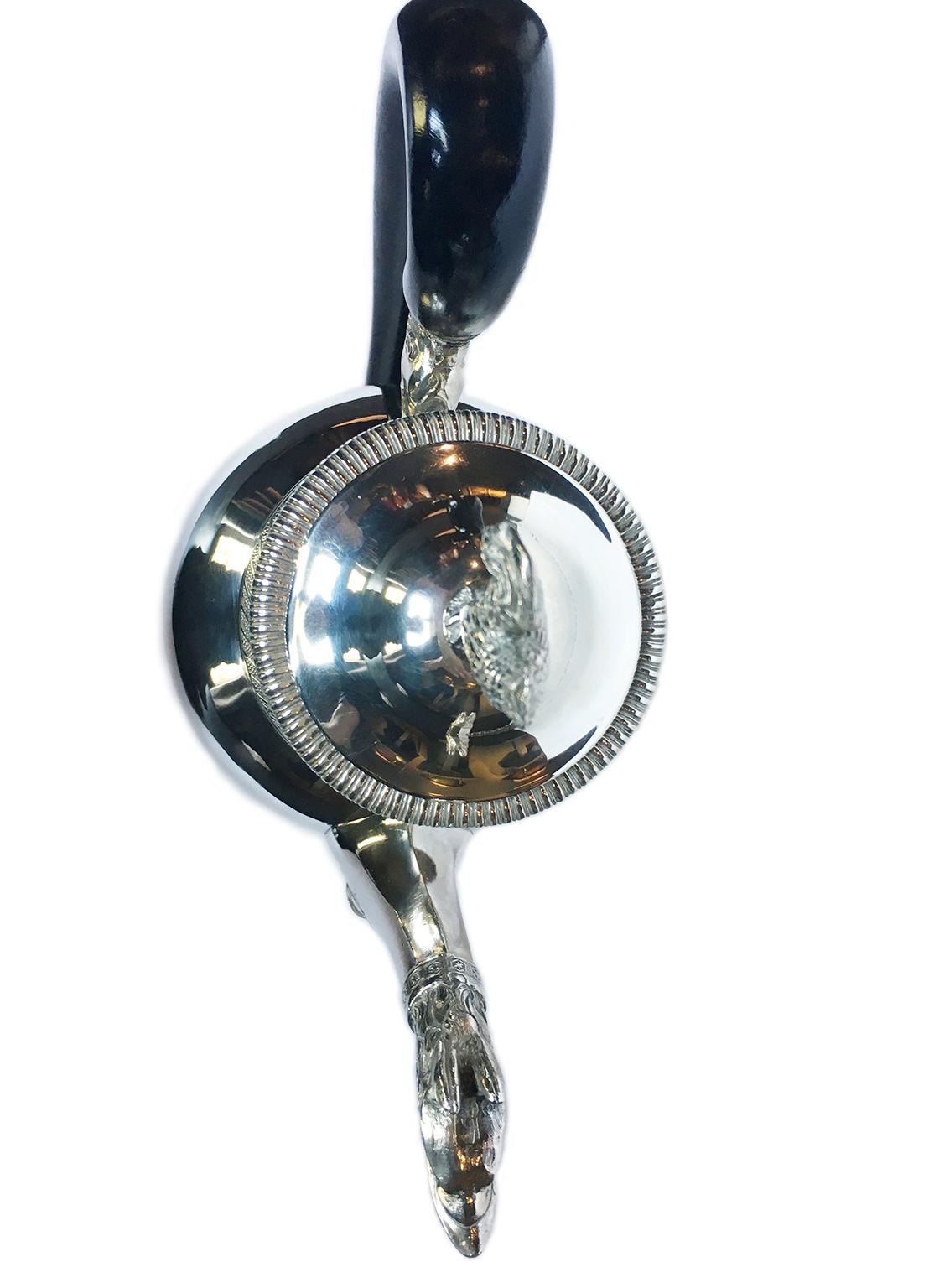Gran cafetera italiana neoclásica de plata de ley, Milán, circa 1830 en venta 4