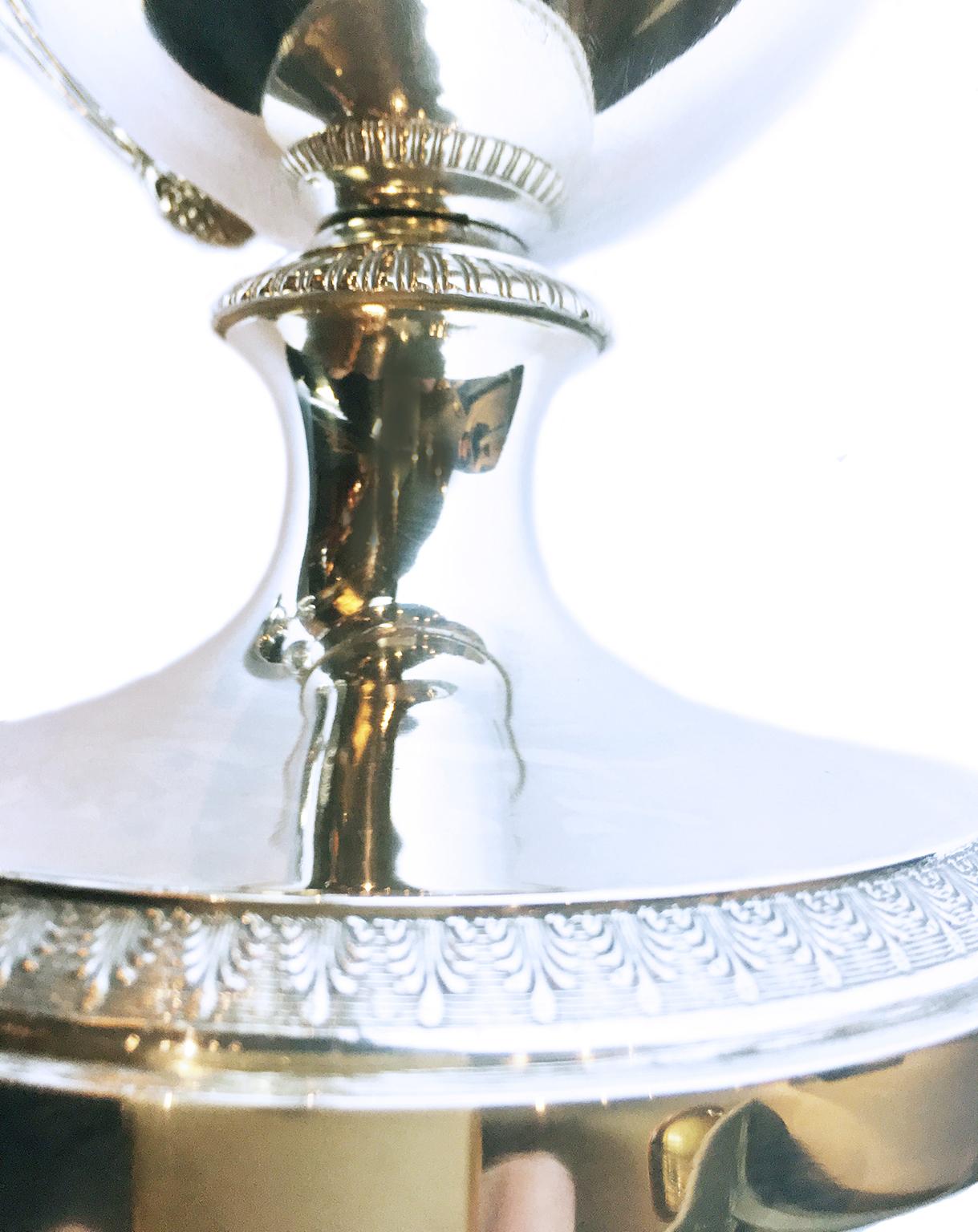 Gran cafetera italiana neoclásica de plata de ley, Milán, circa 1830 Neoclásico en venta