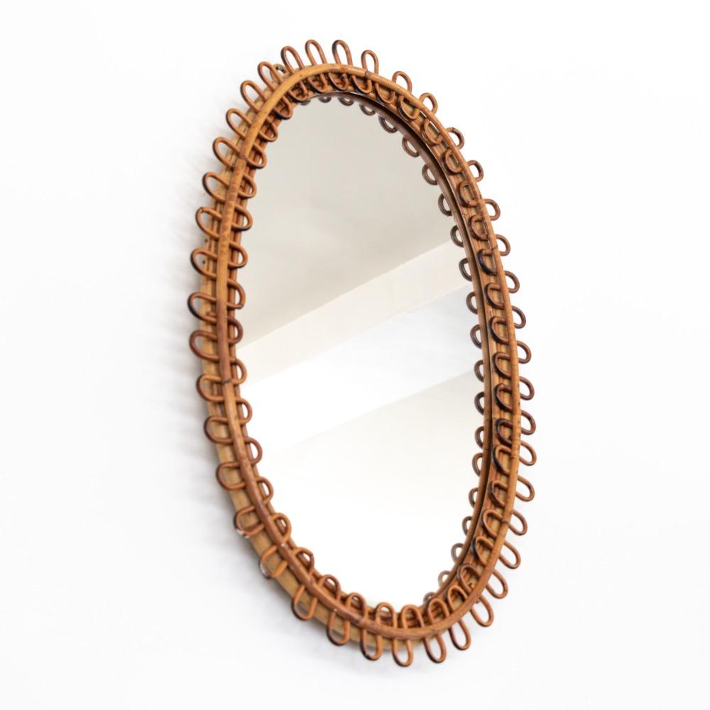 20ième siècle Grand miroir italien ovale en rotin en vente