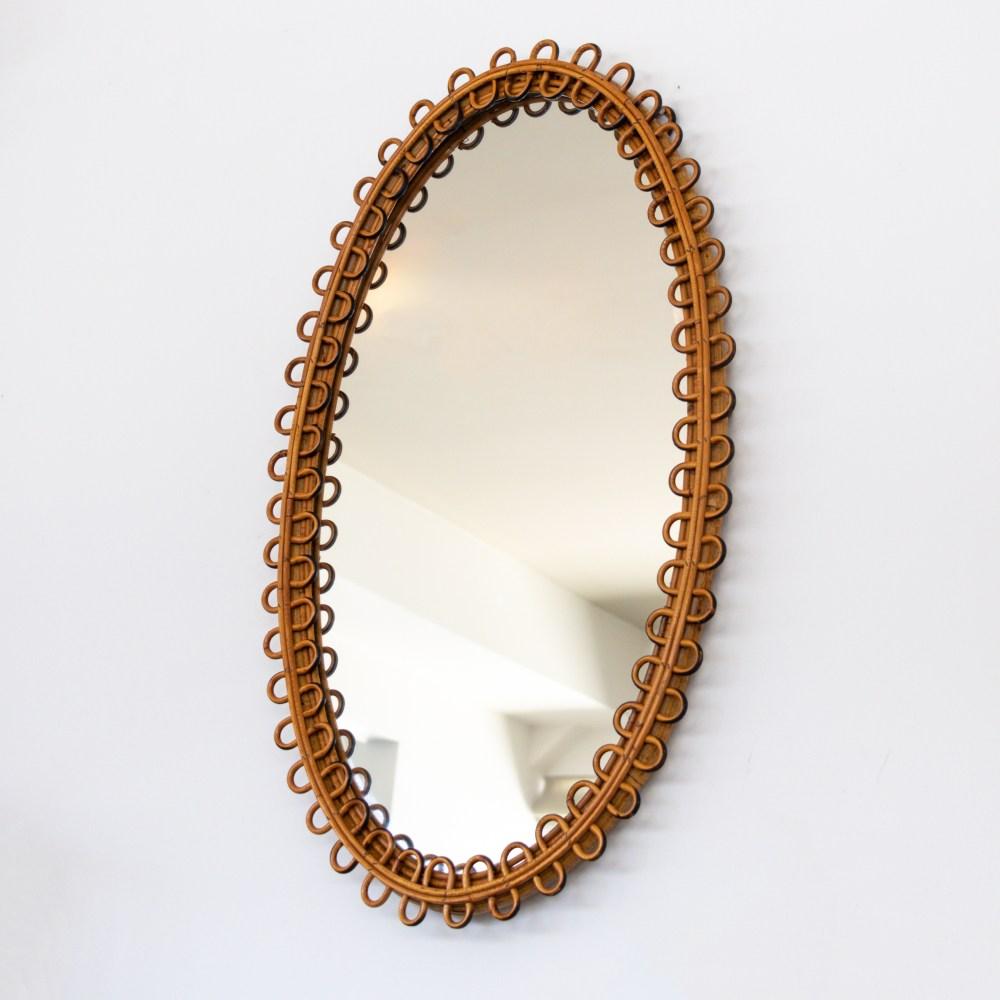 Rotin Grand miroir italien ovale en rotin en vente