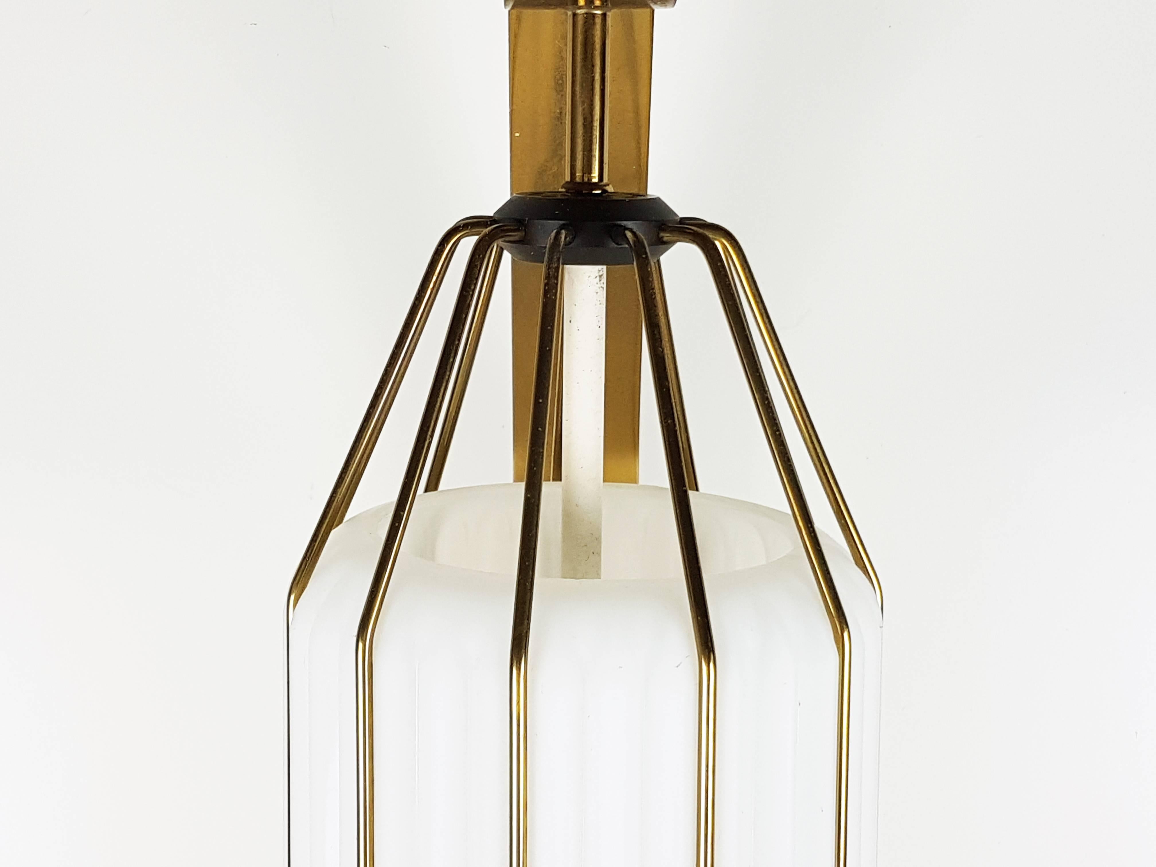 Mid-Century Modern Large Italian Painted Metal, Brass and Opaline Glass 1950s Sconce by Arredoluce