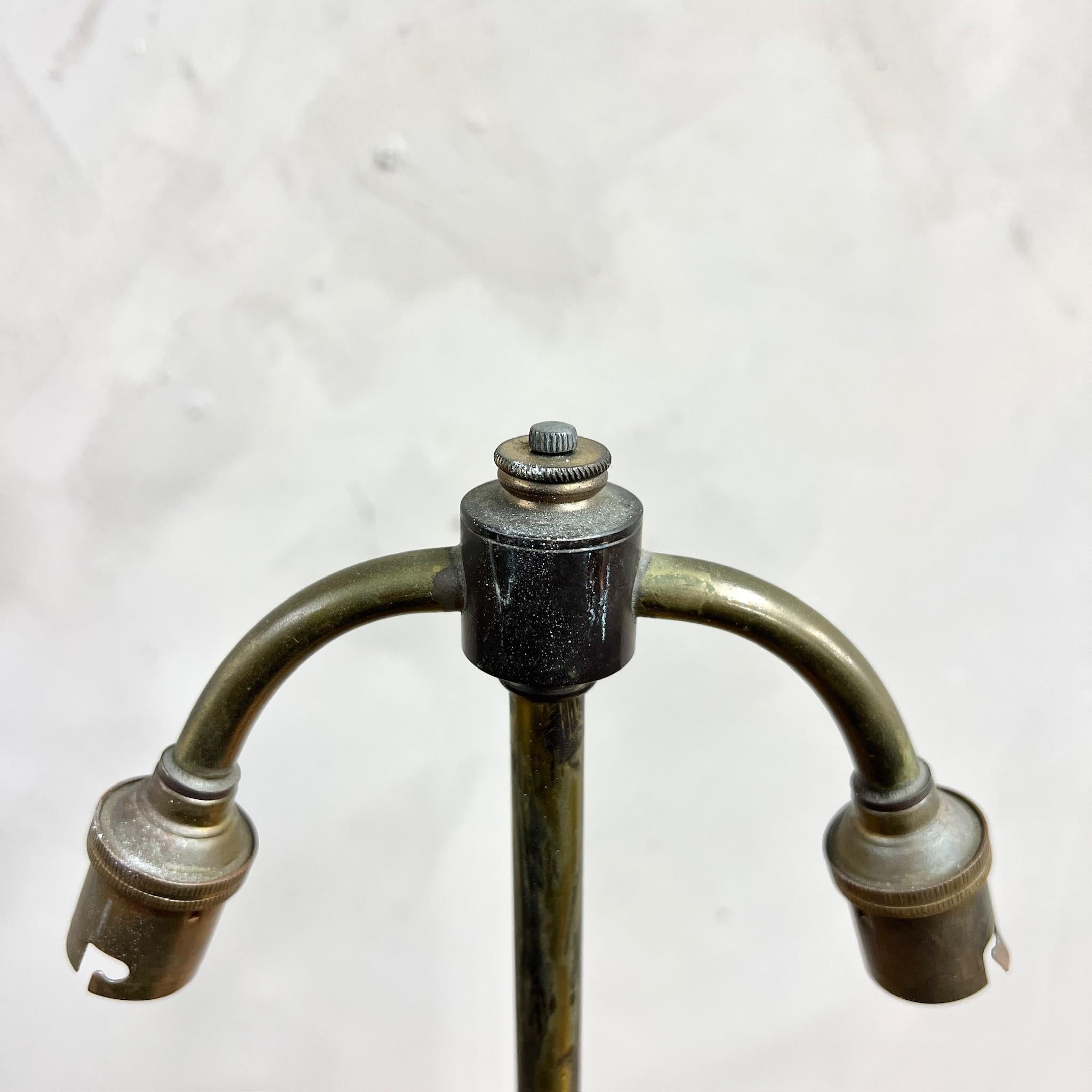 Grande lampada italiana dipinta in policromia.
Con doppio portalampada.
Decorazione simile a quella del Circu.
Il prezzo include il cablaggio su misura e il test PAT (se necessario, si prega di attendere fino a due settimane).

Italia, circa