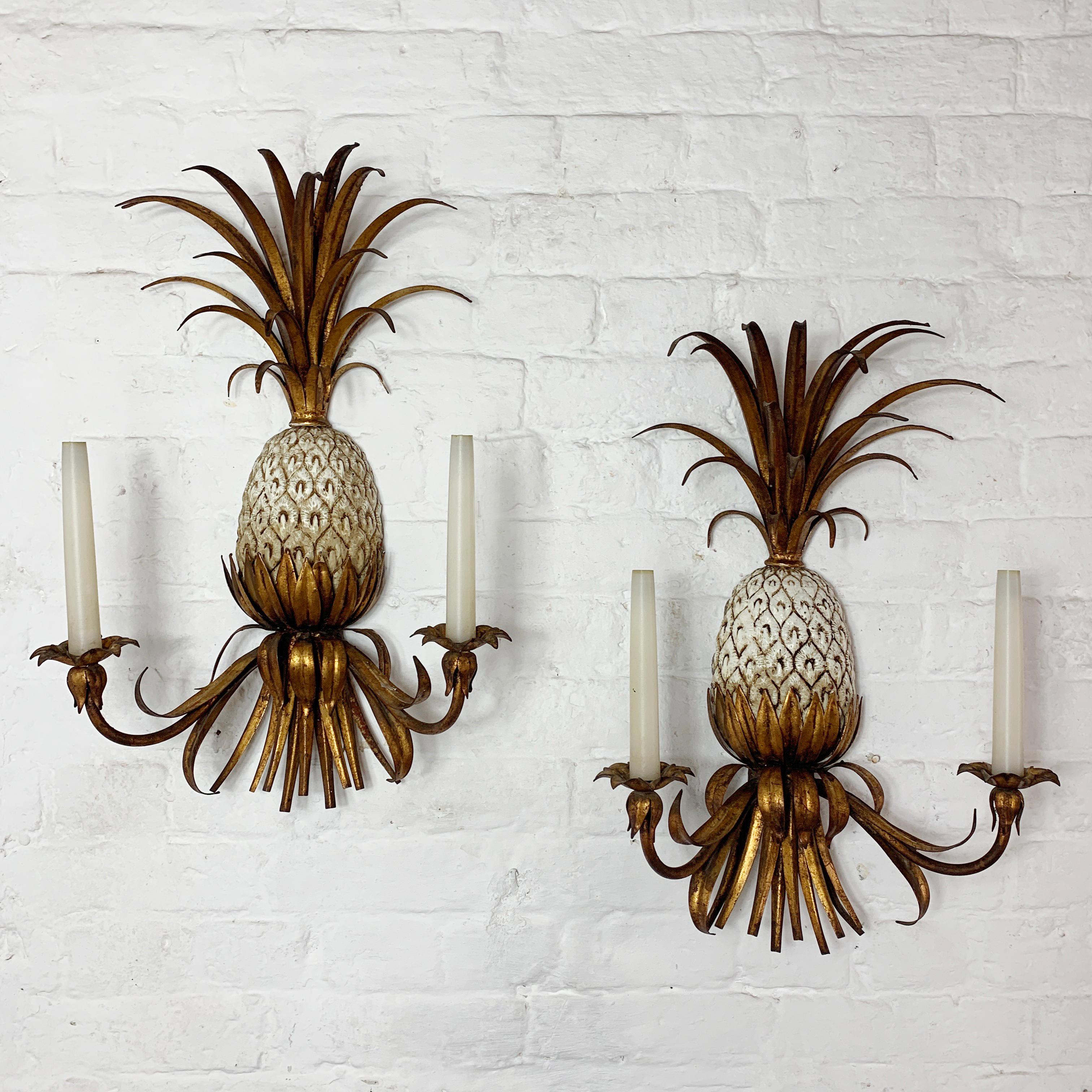Large Italian Pineapple Wall Sconce Lights, circa 1950s In Good Condition In Hastings, GB