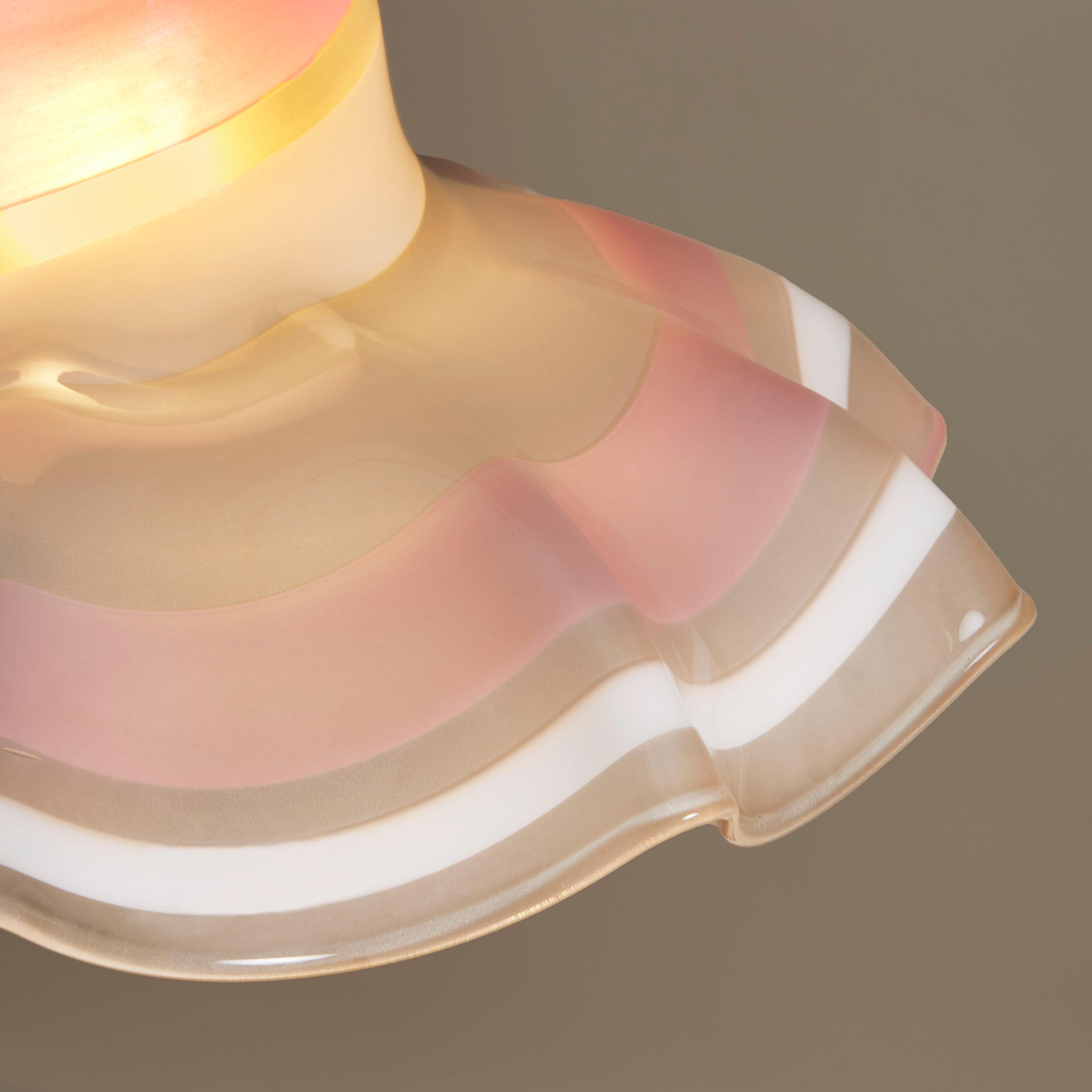 Grande ciondolo a forma di fazzoletto di Murano rosa e bianco in vendita 3