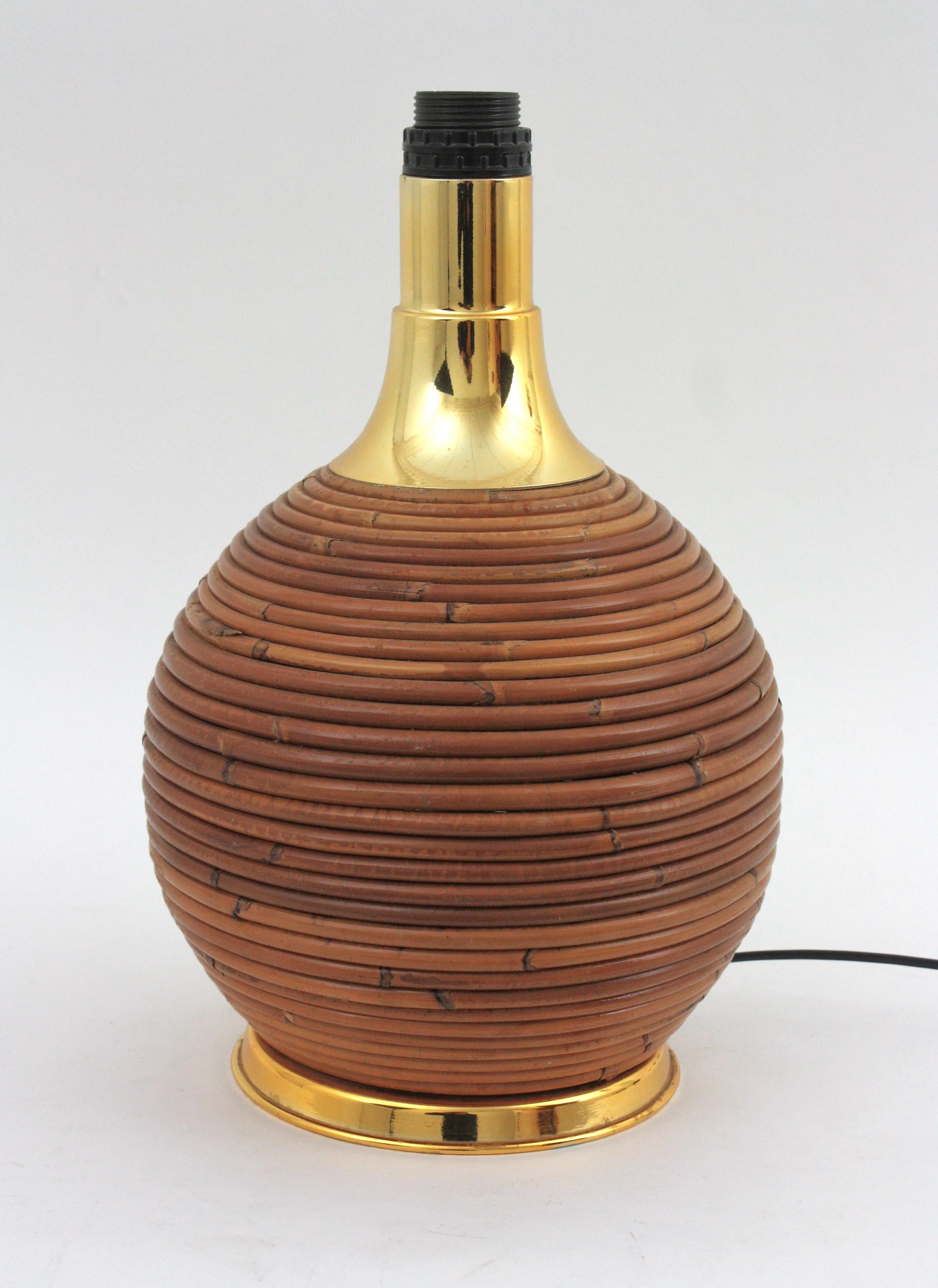 Large Italian Rattan and Brass Ball Table Lamp, 1970s For Sale 6