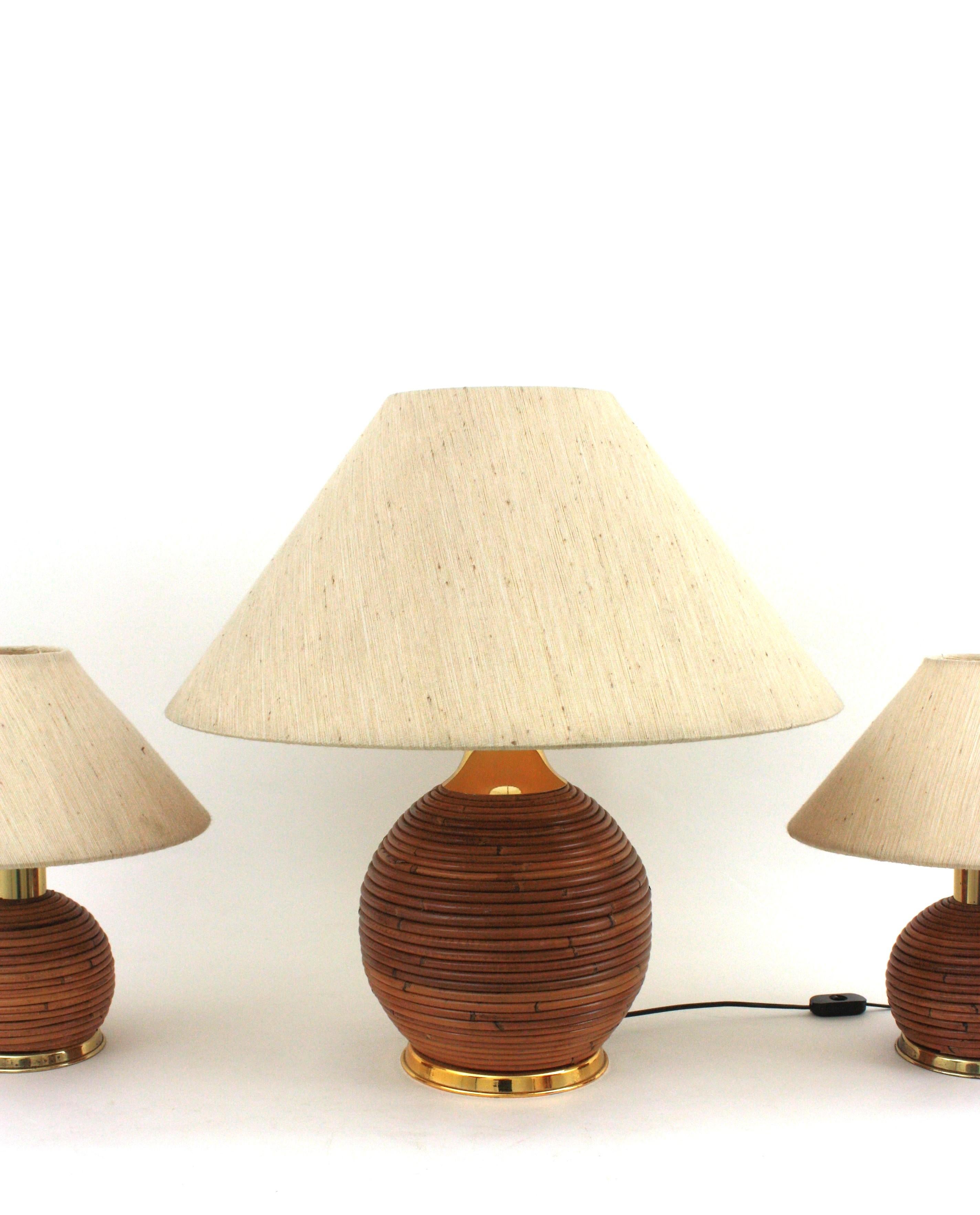 Large Italian Rattan and Brass Ball Table Lamp, 1970s For Sale 11