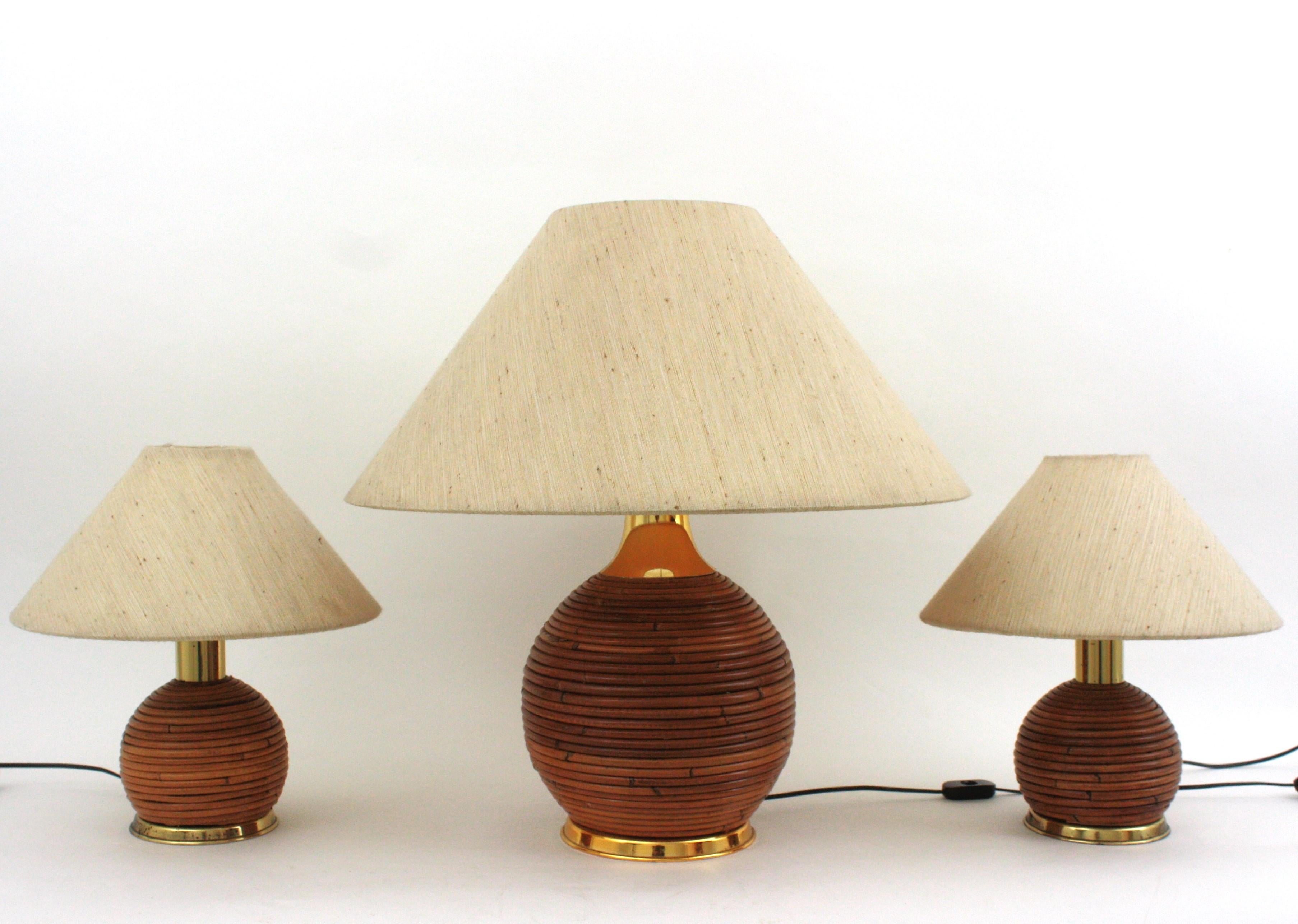 Hand-Crafted Large Italian Rattan and Brass Ball Table Lamp, 1970s For Sale