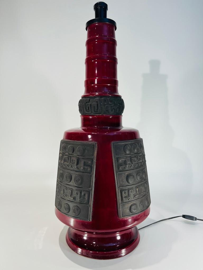 Incredible and large italian Art Deco intense red ceramic table lamp circa 1930.