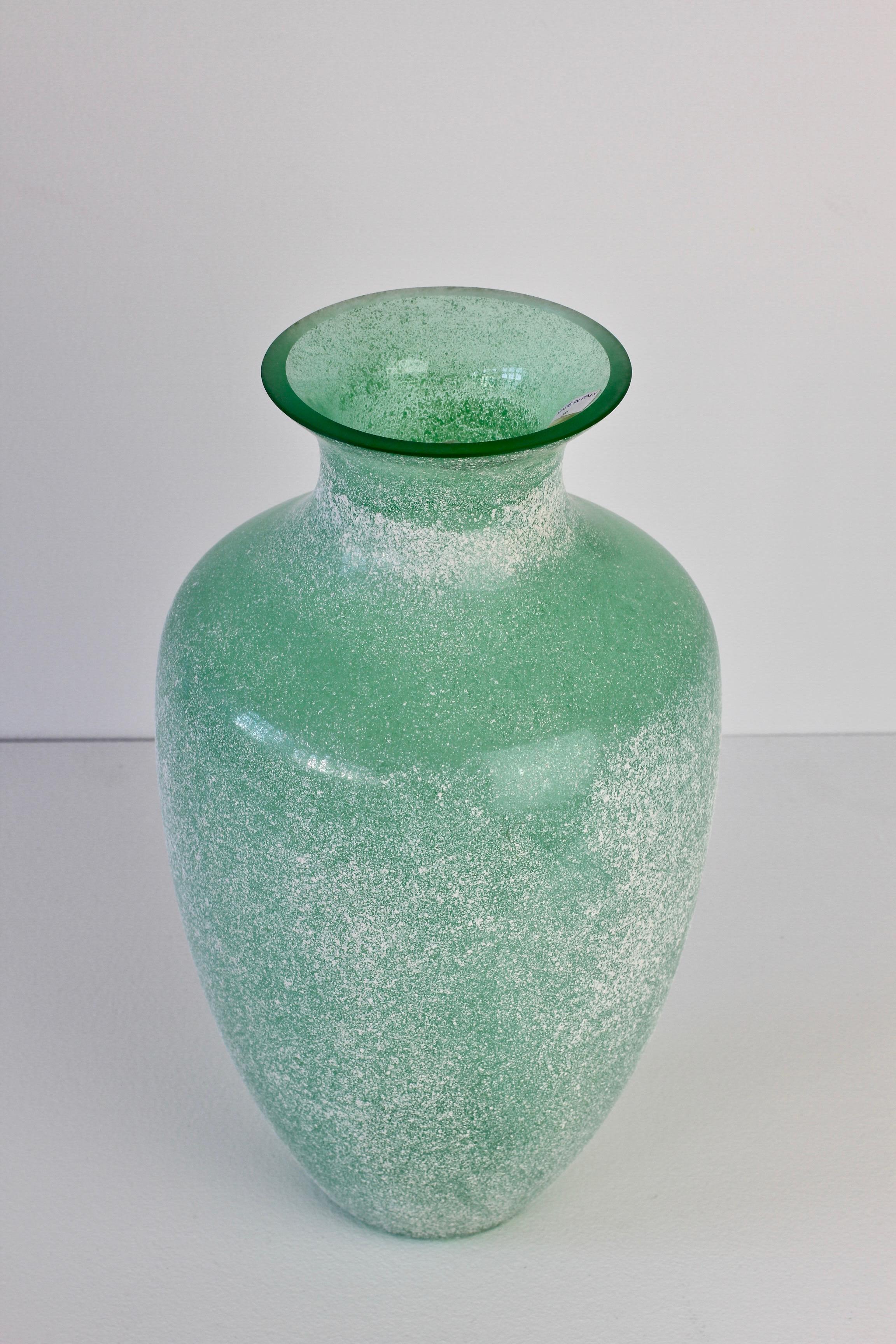Mid-Century Modern Large Italian Seguso Vetri d'Arte Green 'Scavo' Murano Glass Vintage Floor Vase