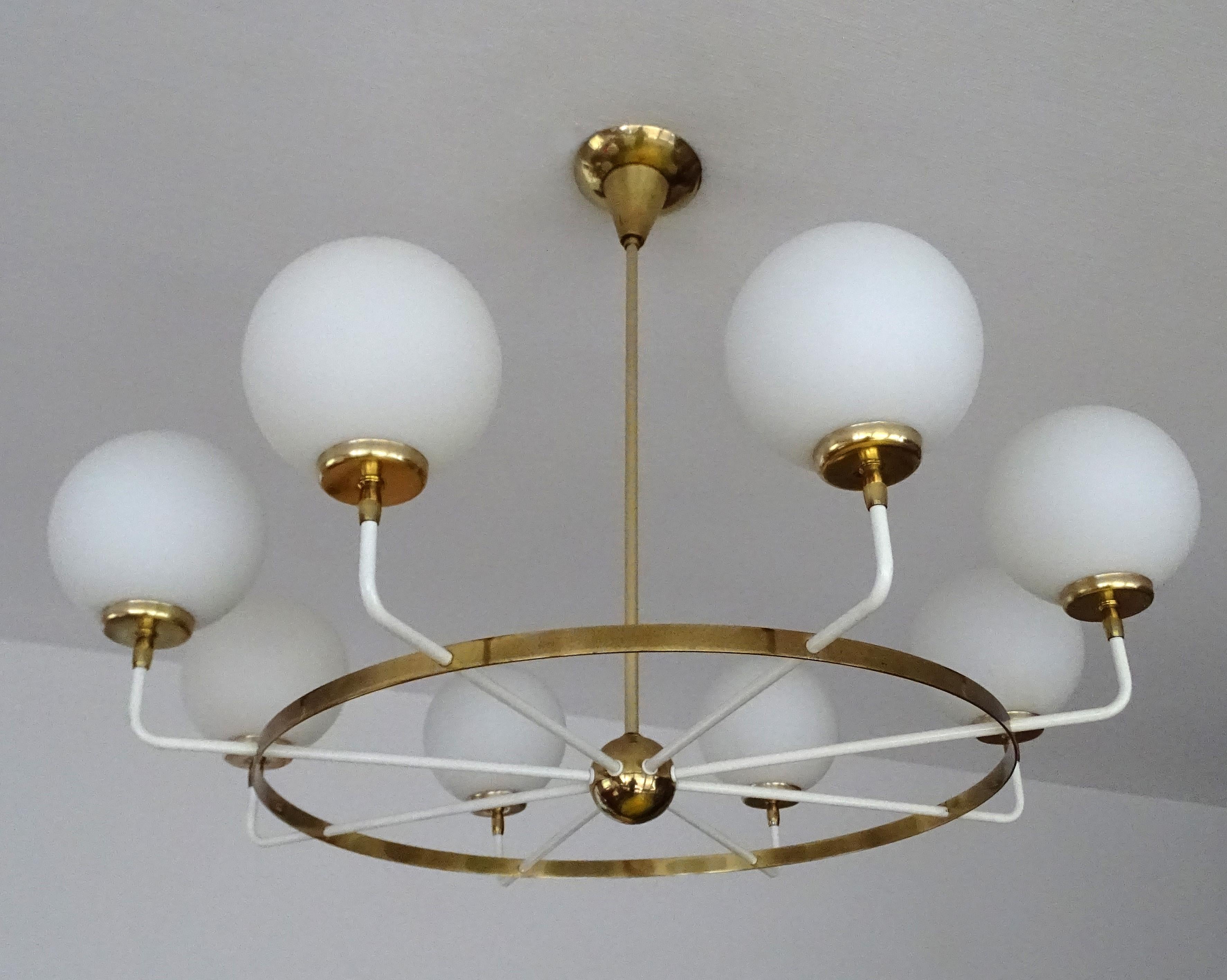  Large Stilnovo Pendant Light, Brass Glass Globes Design, 1950s   For Sale 4