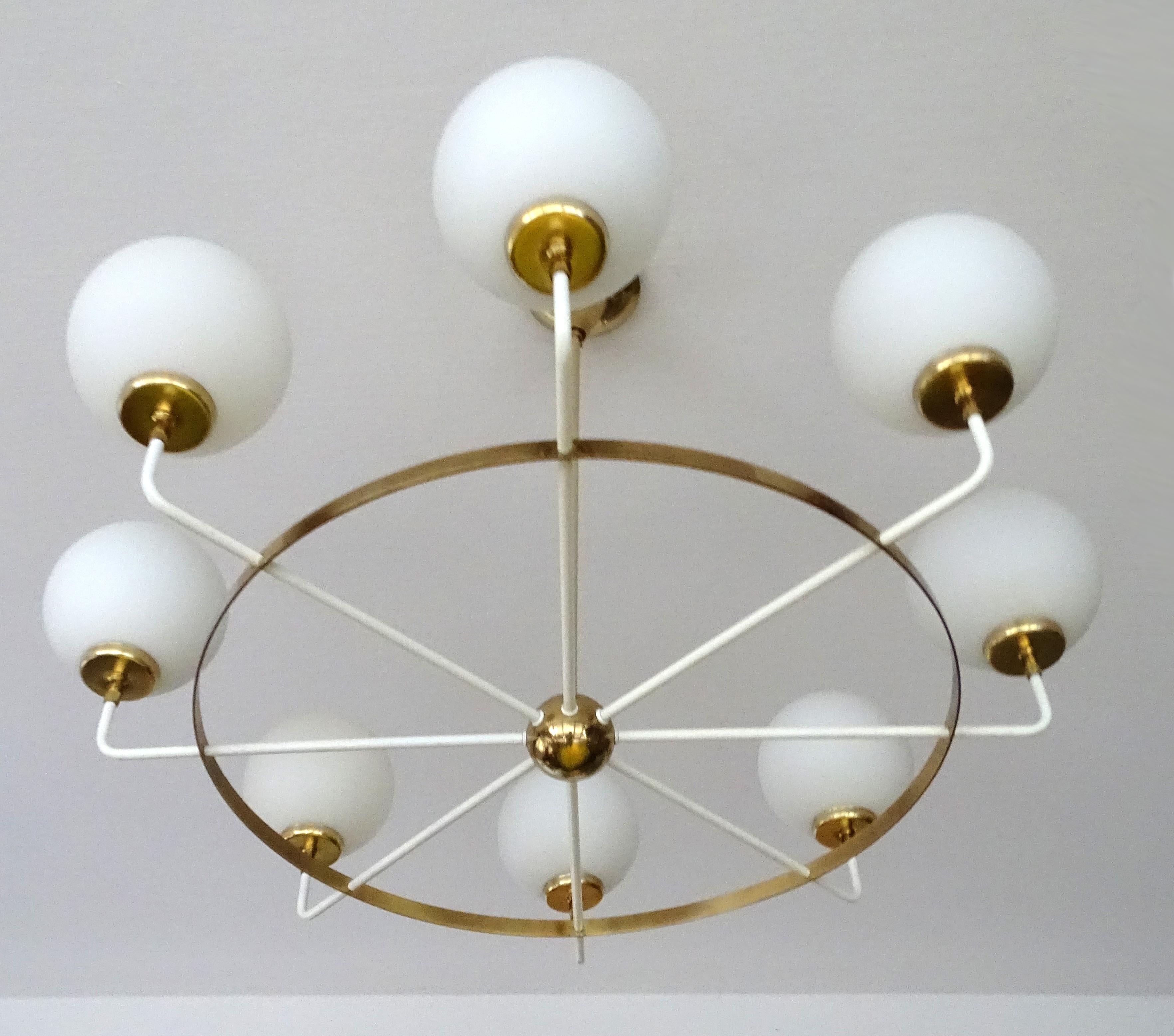  Large Stilnovo Pendant Light, Brass Glass Globes Design, 1950s   For Sale 6