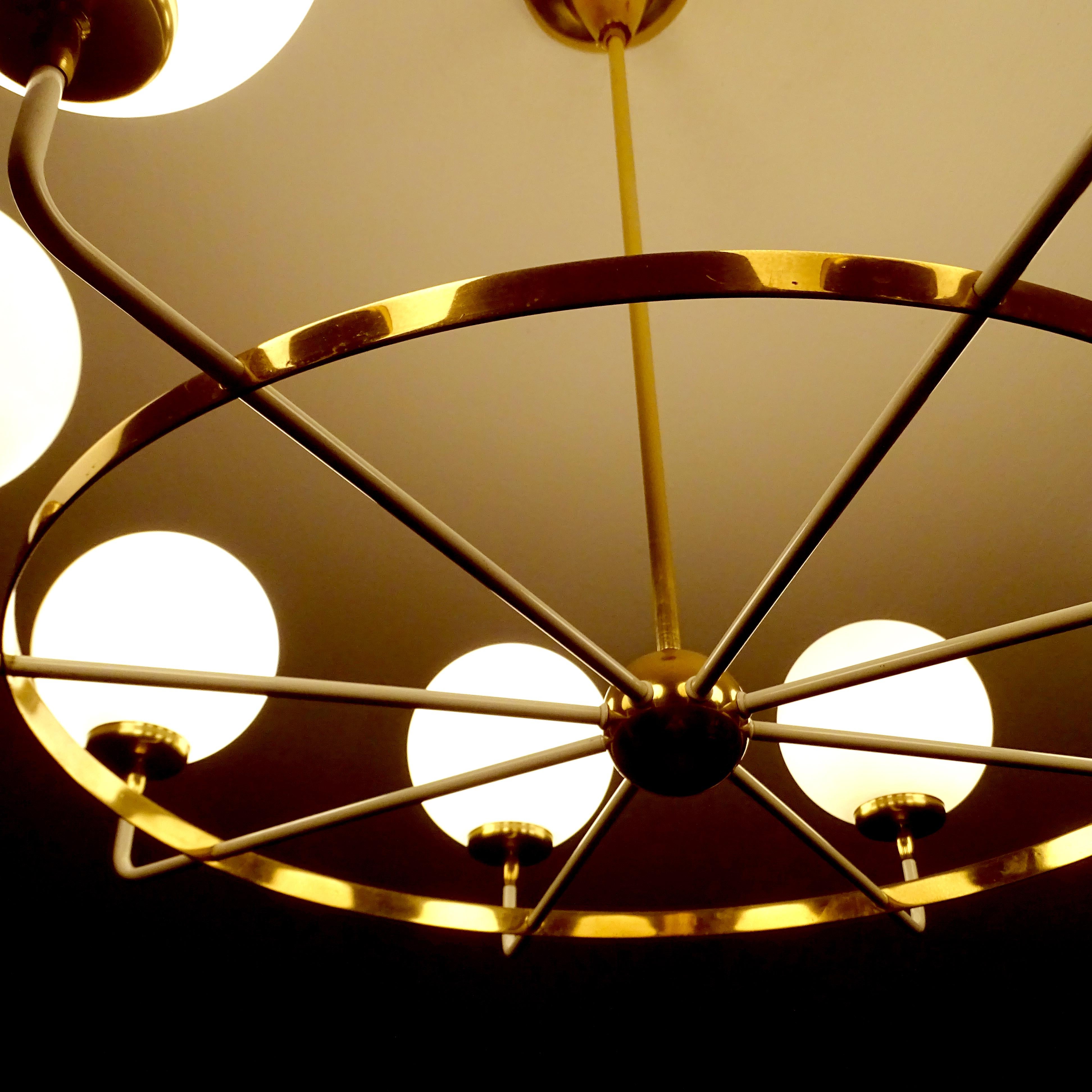  Large Stilnovo Pendant Light, Brass Glass Globes Design, 1950s   For Sale 9