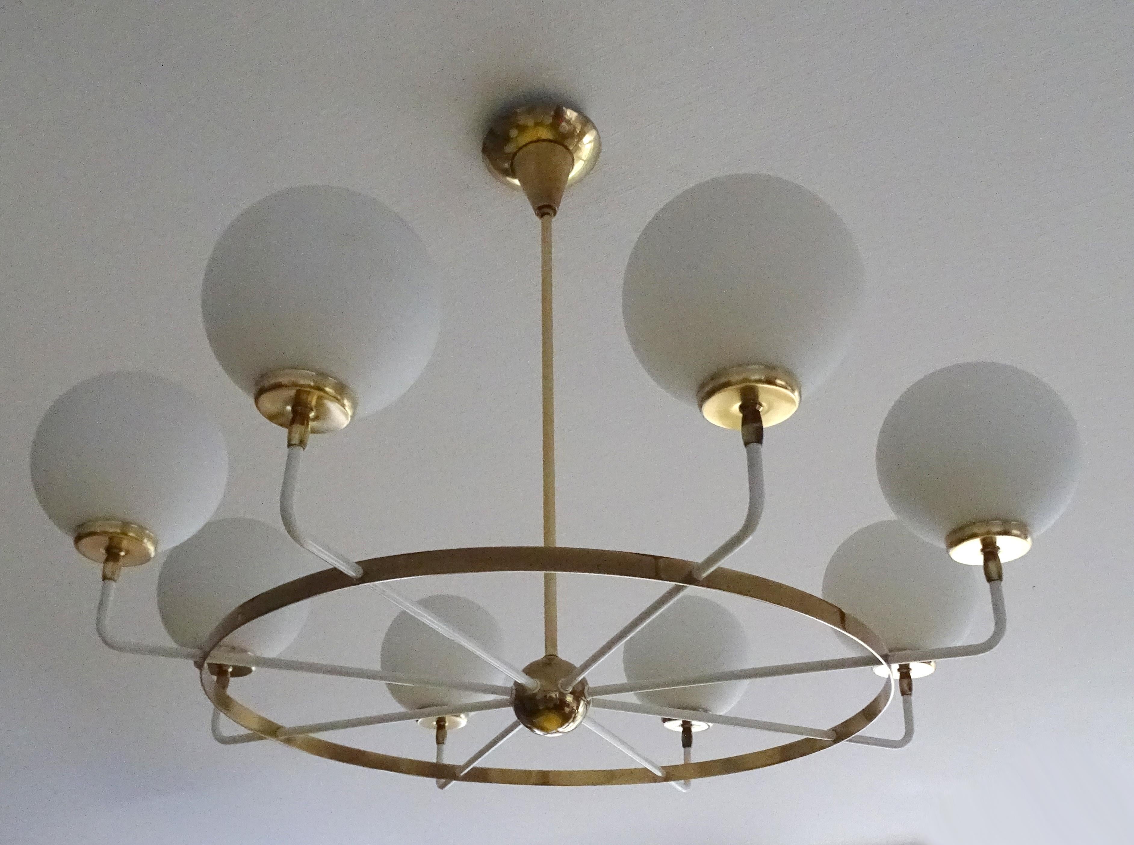 Italian  Large Stilnovo Pendant Light, Brass Glass Globes Design, 1950s   For Sale