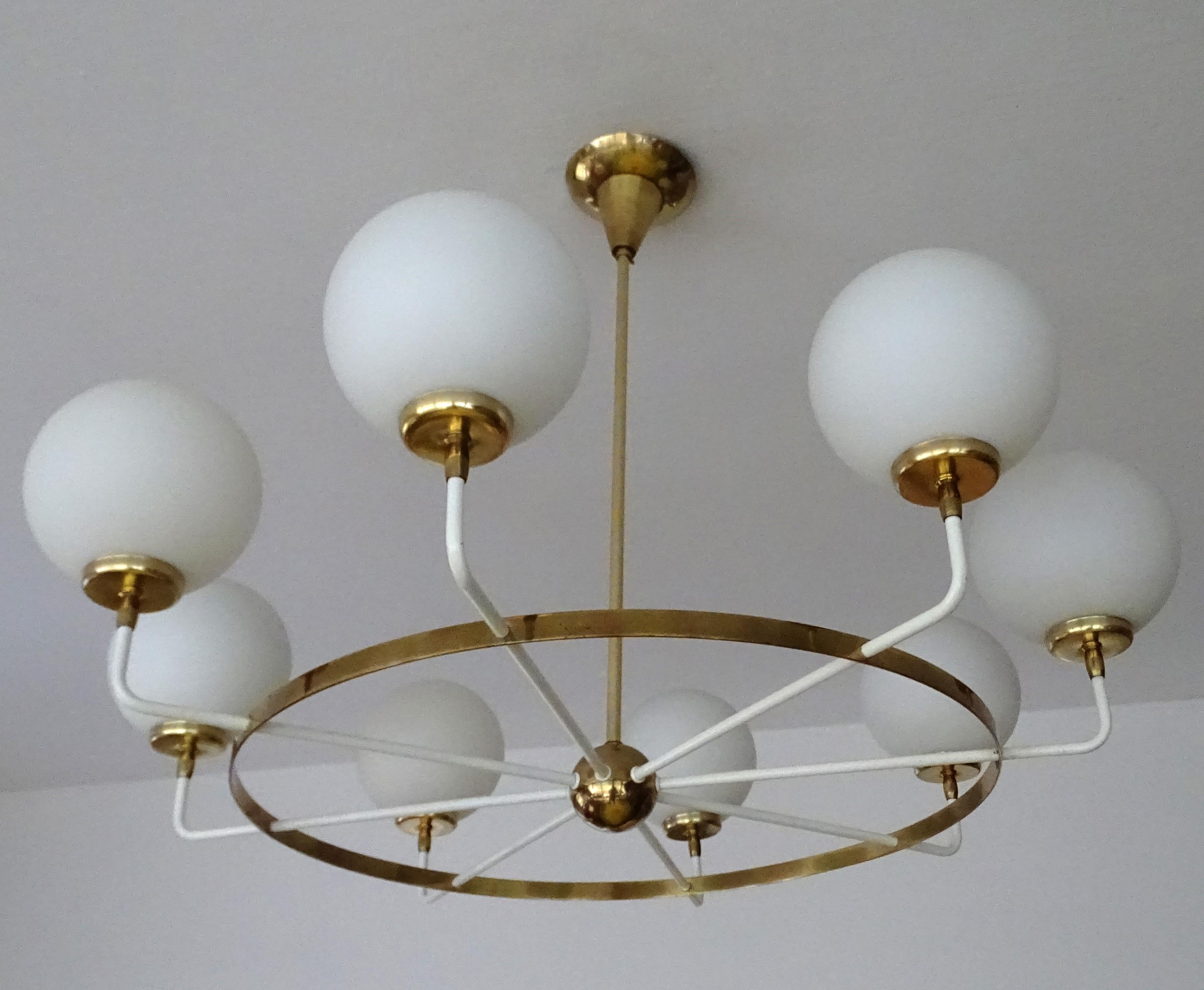  Large Stilnovo Pendant Light, Brass Glass Globes Design, 1950s   For Sale 2