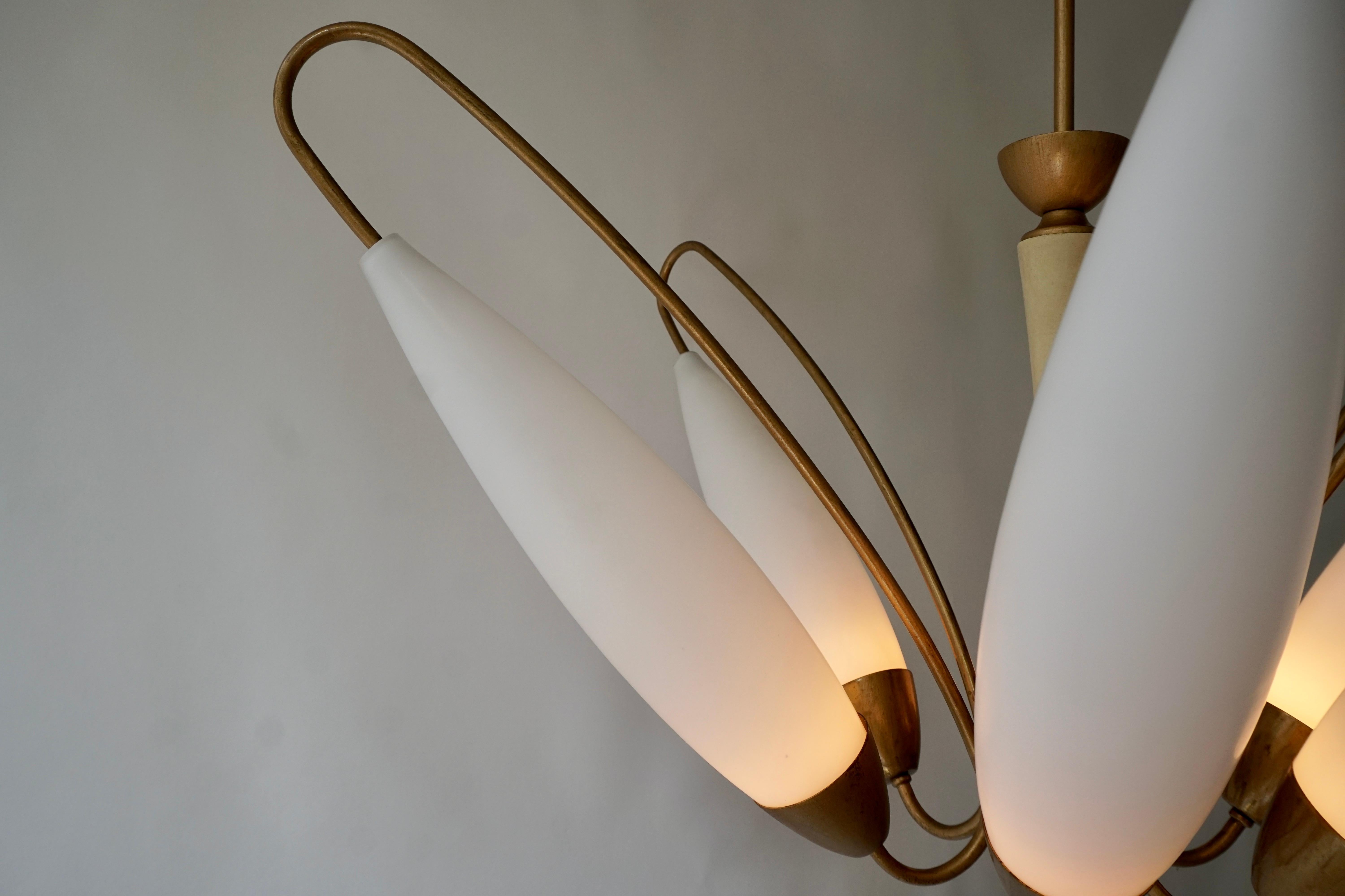 Grand lustre italien Stilnovo en opaline 4