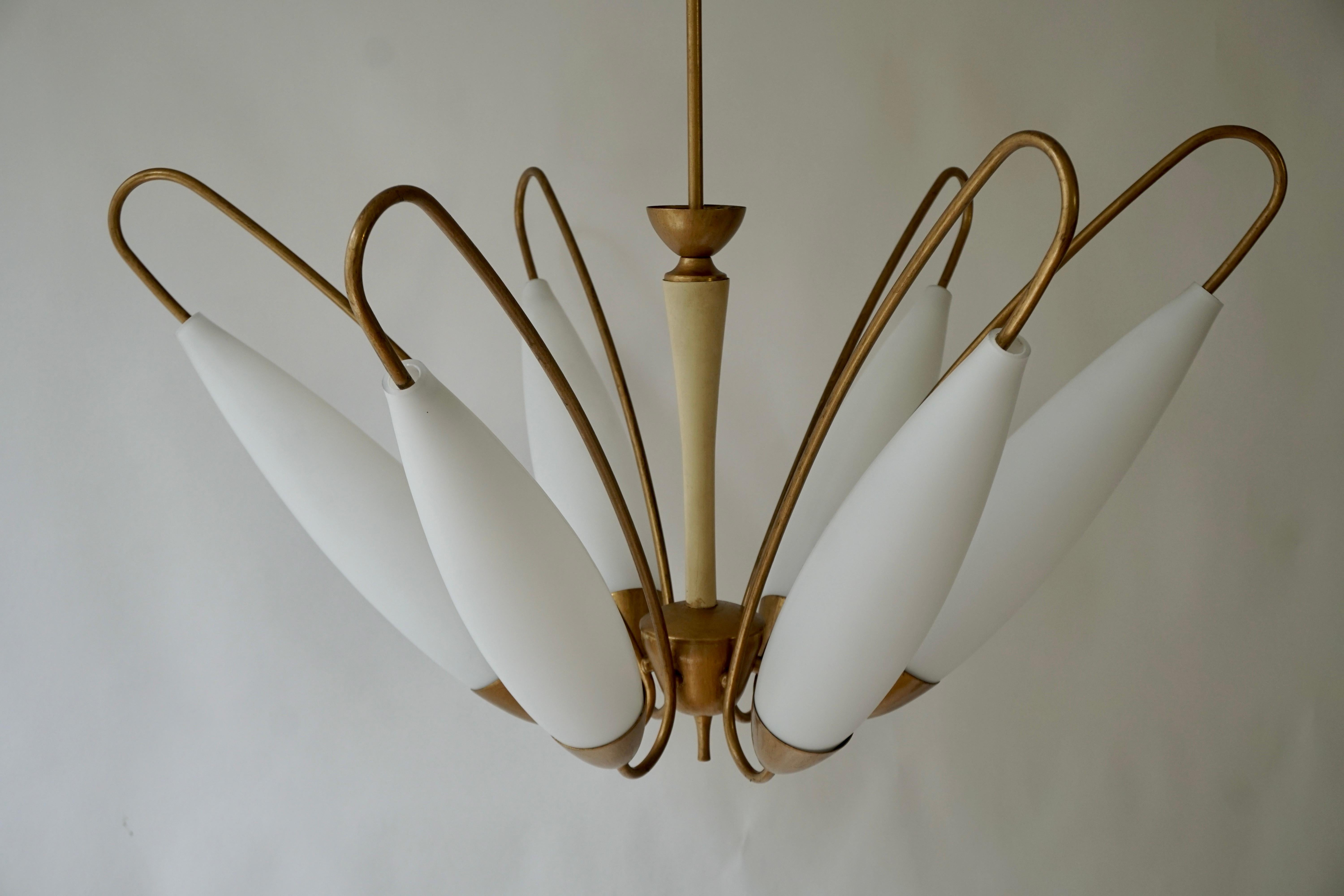 Grand lustre italien Stilnovo en opaline 3