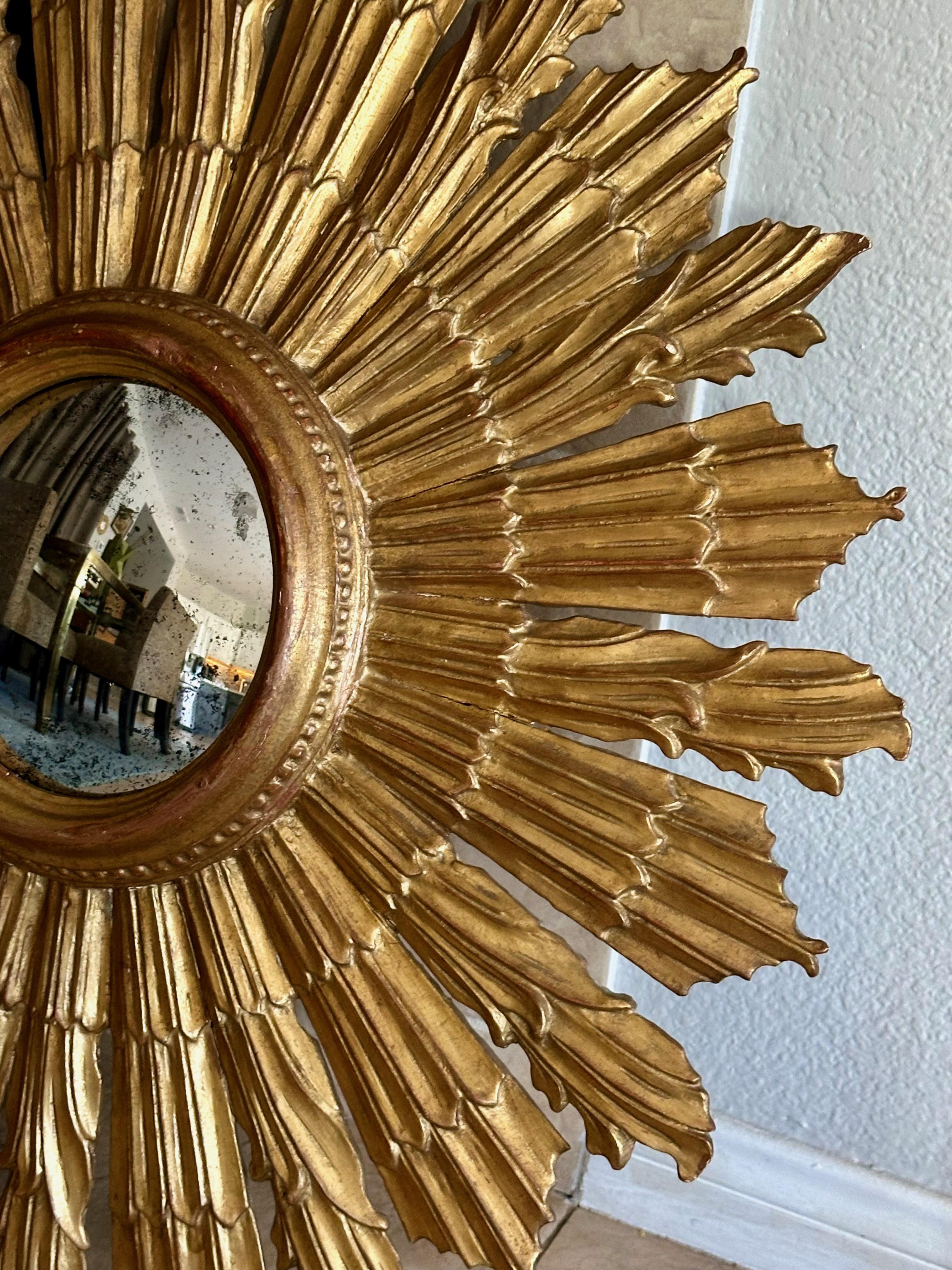 Large Italian Sunburst Giltwood Convex Wall Mirror For Sale 8