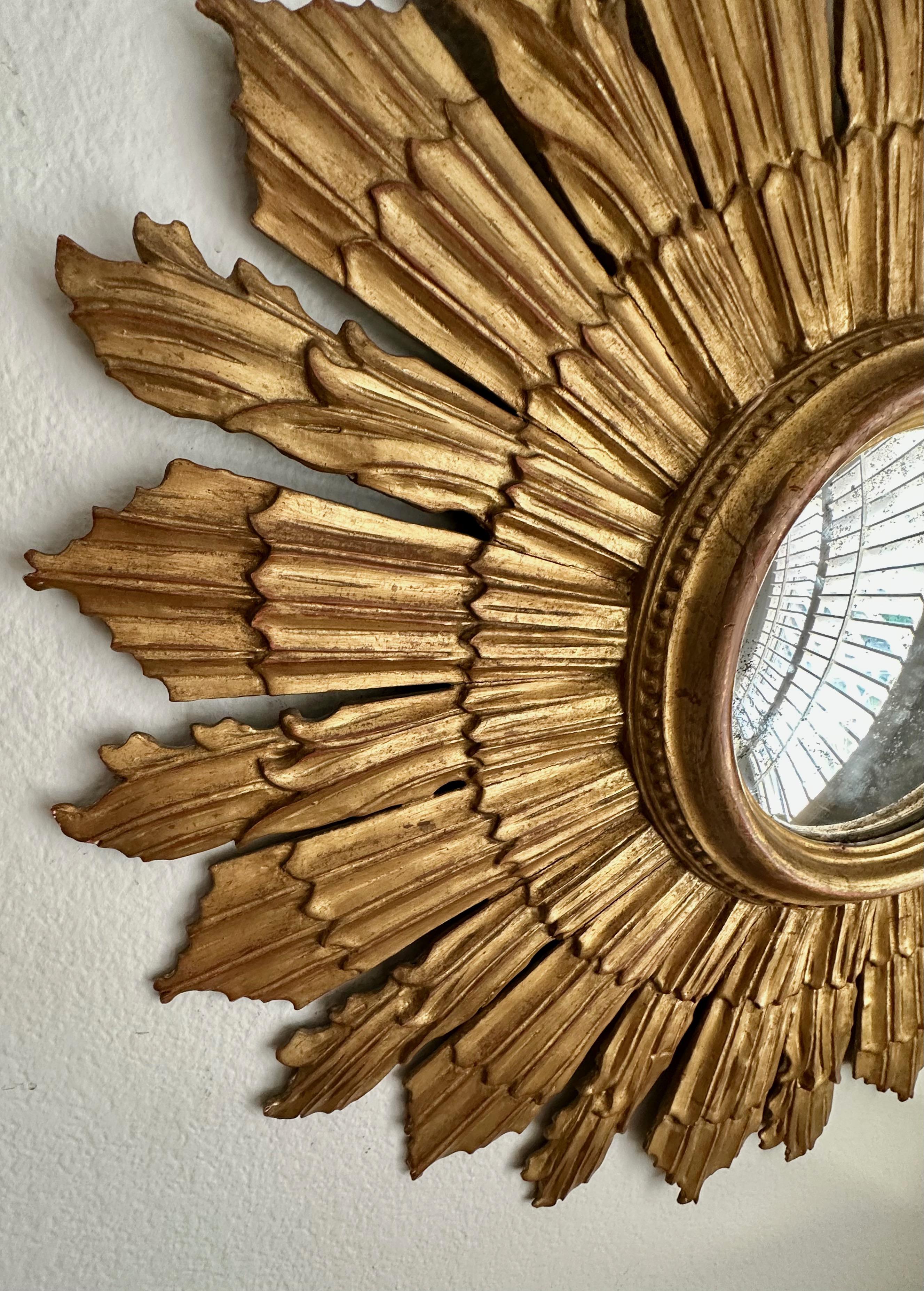 Large Italian Sunburst Giltwood Convex Wall Mirror For Sale 9