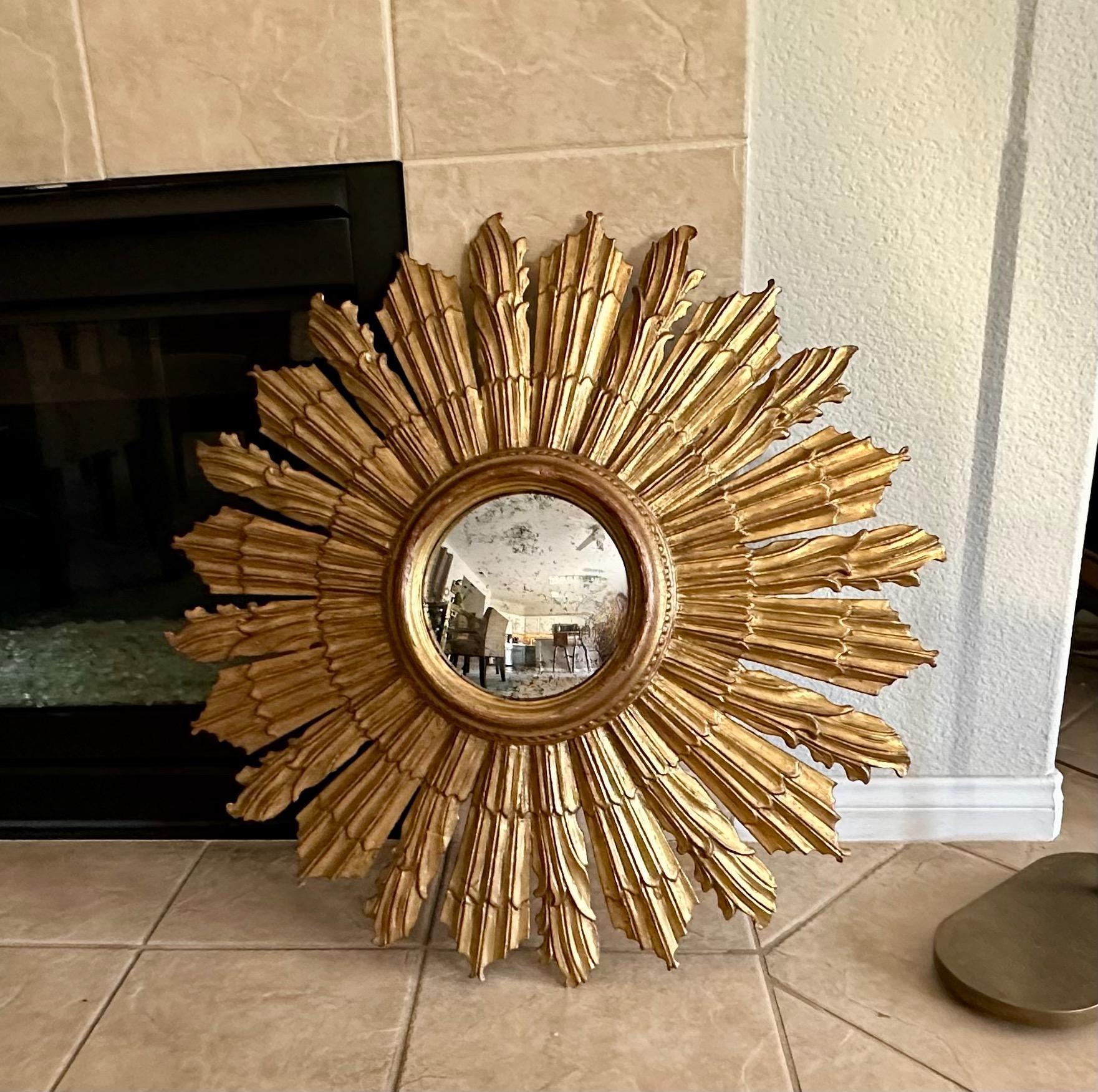 Mid-20th Century Large Italian Sunburst Giltwood Convex Wall Mirror For Sale
