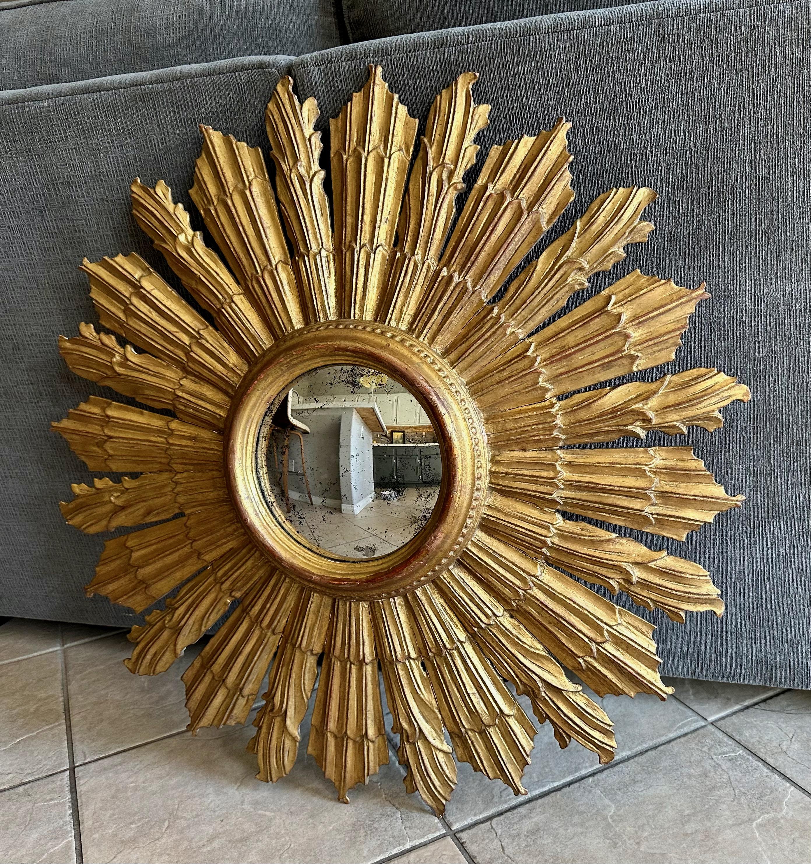 Large Italian Sunburst Giltwood Convex Wall Mirror For Sale 1