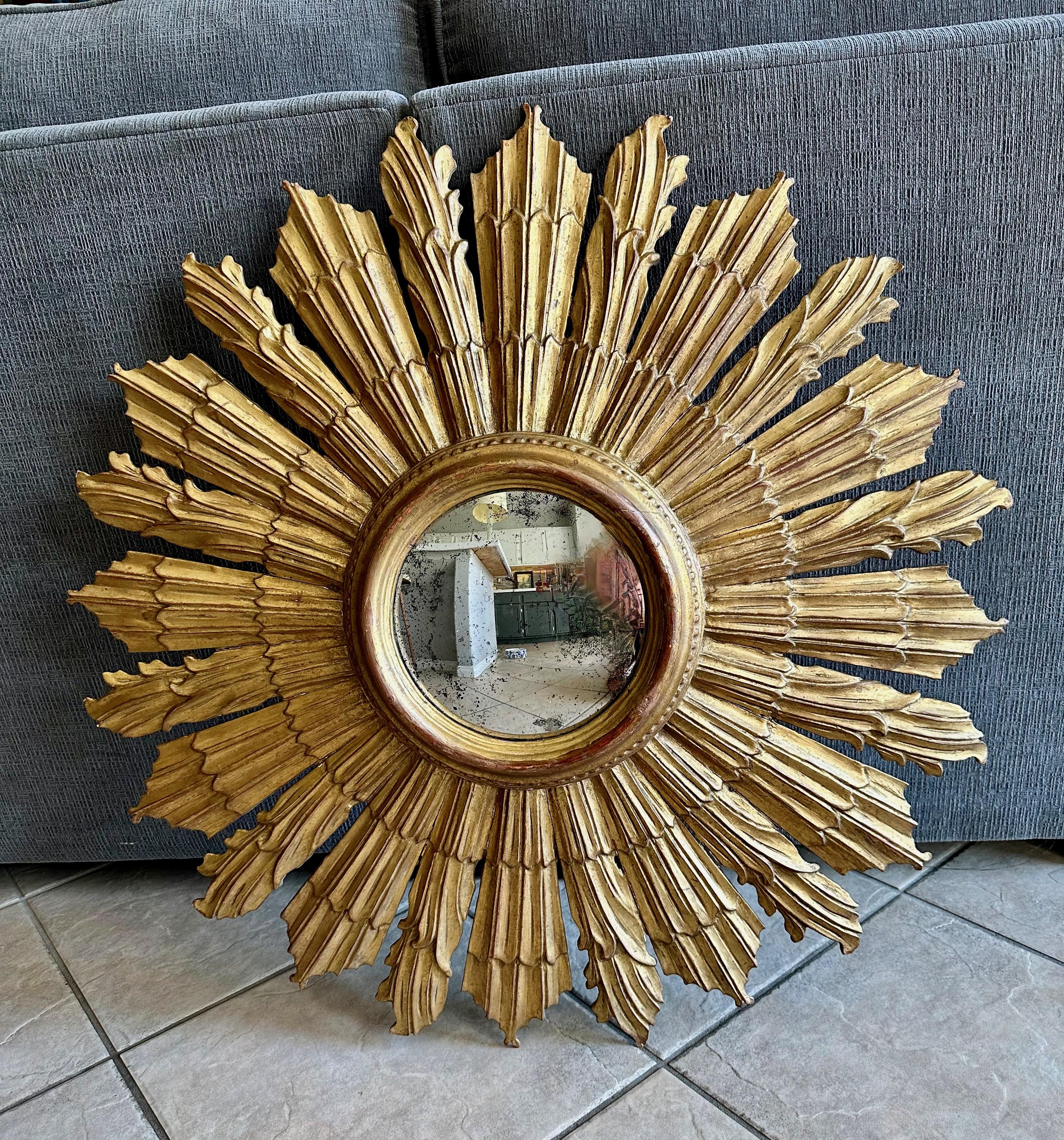 Large Italian Sunburst Giltwood Convex Wall Mirror For Sale 2