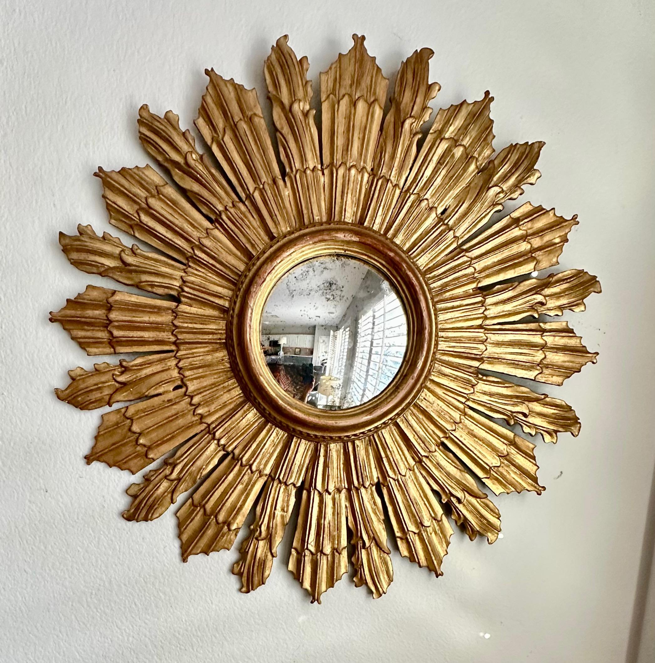 Large Italian Sunburst Giltwood Convex Wall Mirror For Sale 4
