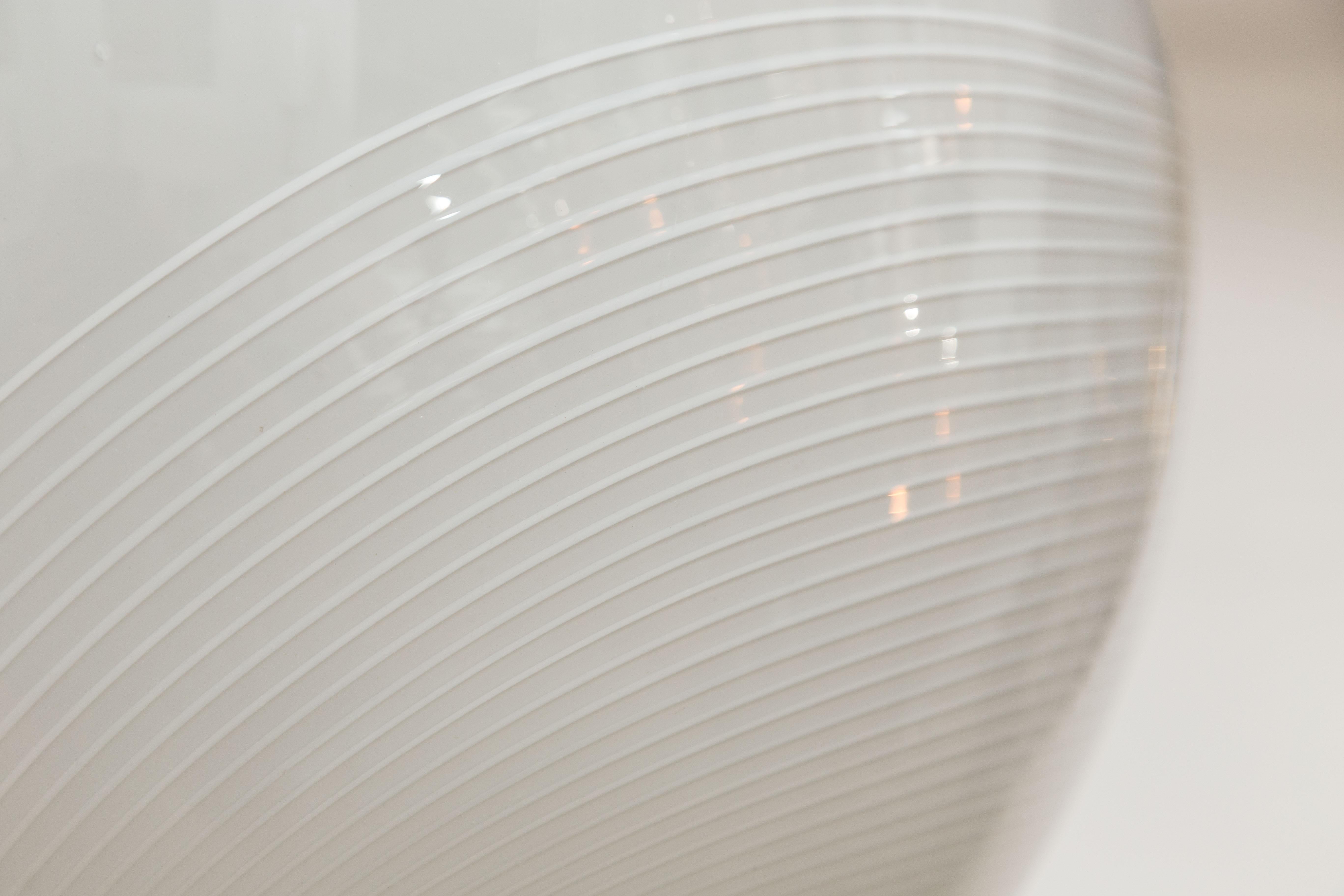 Moderno Grande lampada a globo a spirale italiana, 1960ca in vendita