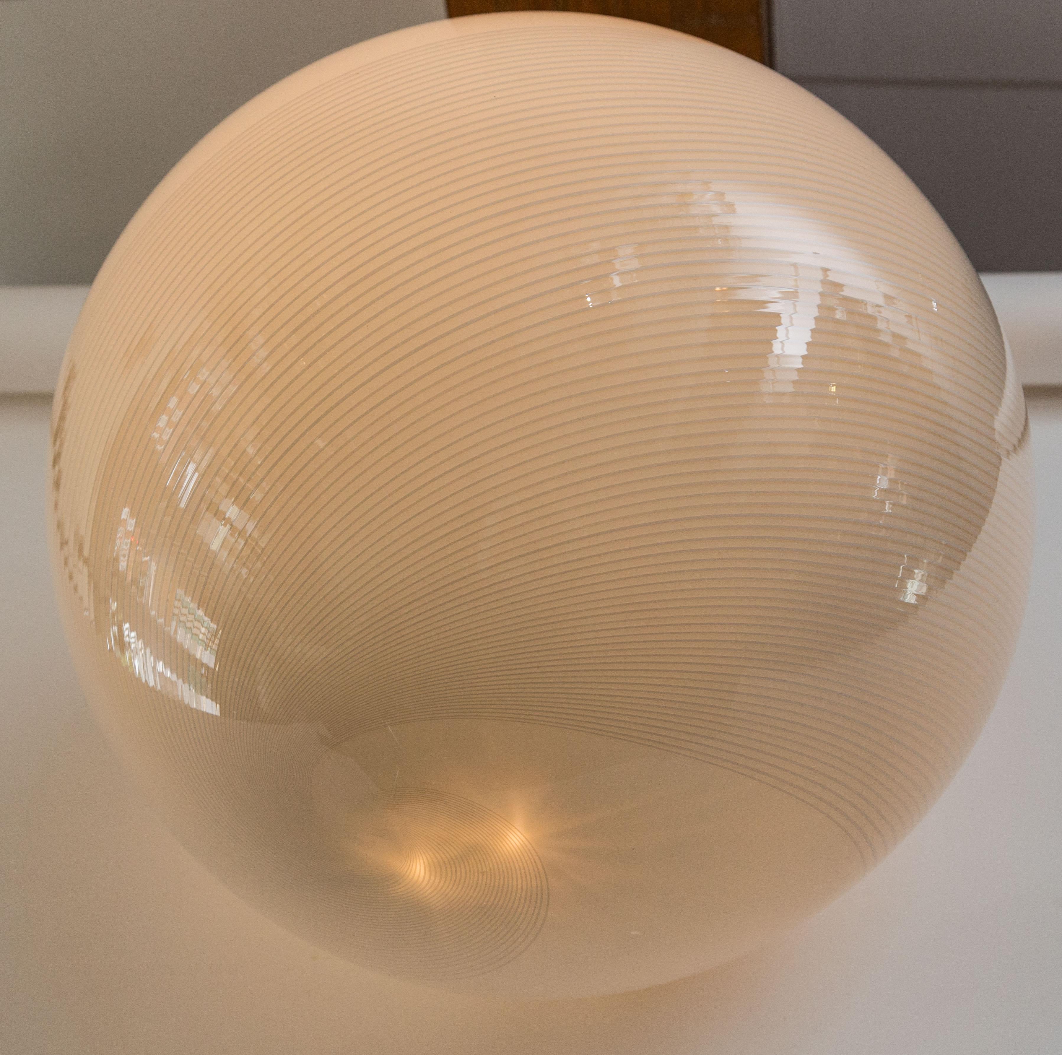 XX secolo Grande lampada a globo a spirale italiana, 1960ca in vendita