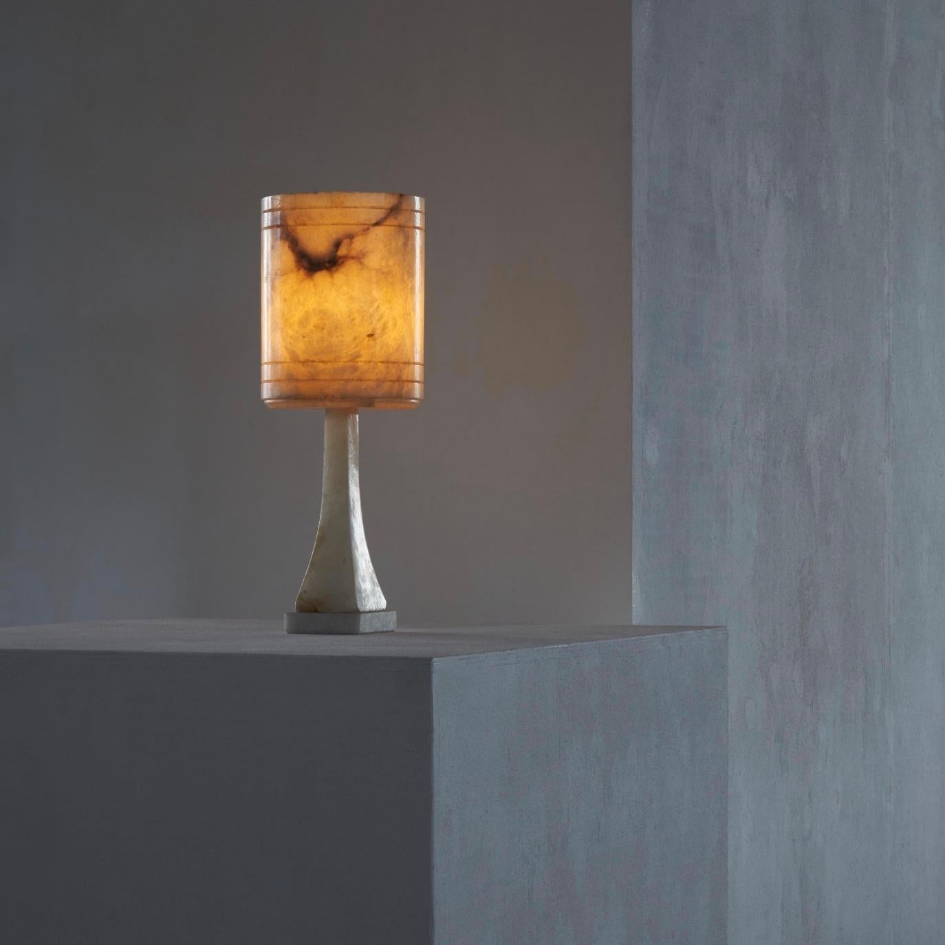 Hand-Crafted Large Italian Table Lamp in Alabaster 1960s