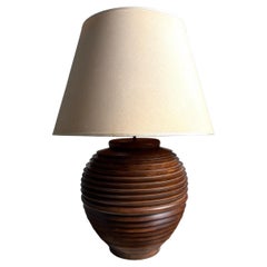 Grande lampada da tavolo italiana in legno tornito, anni '70