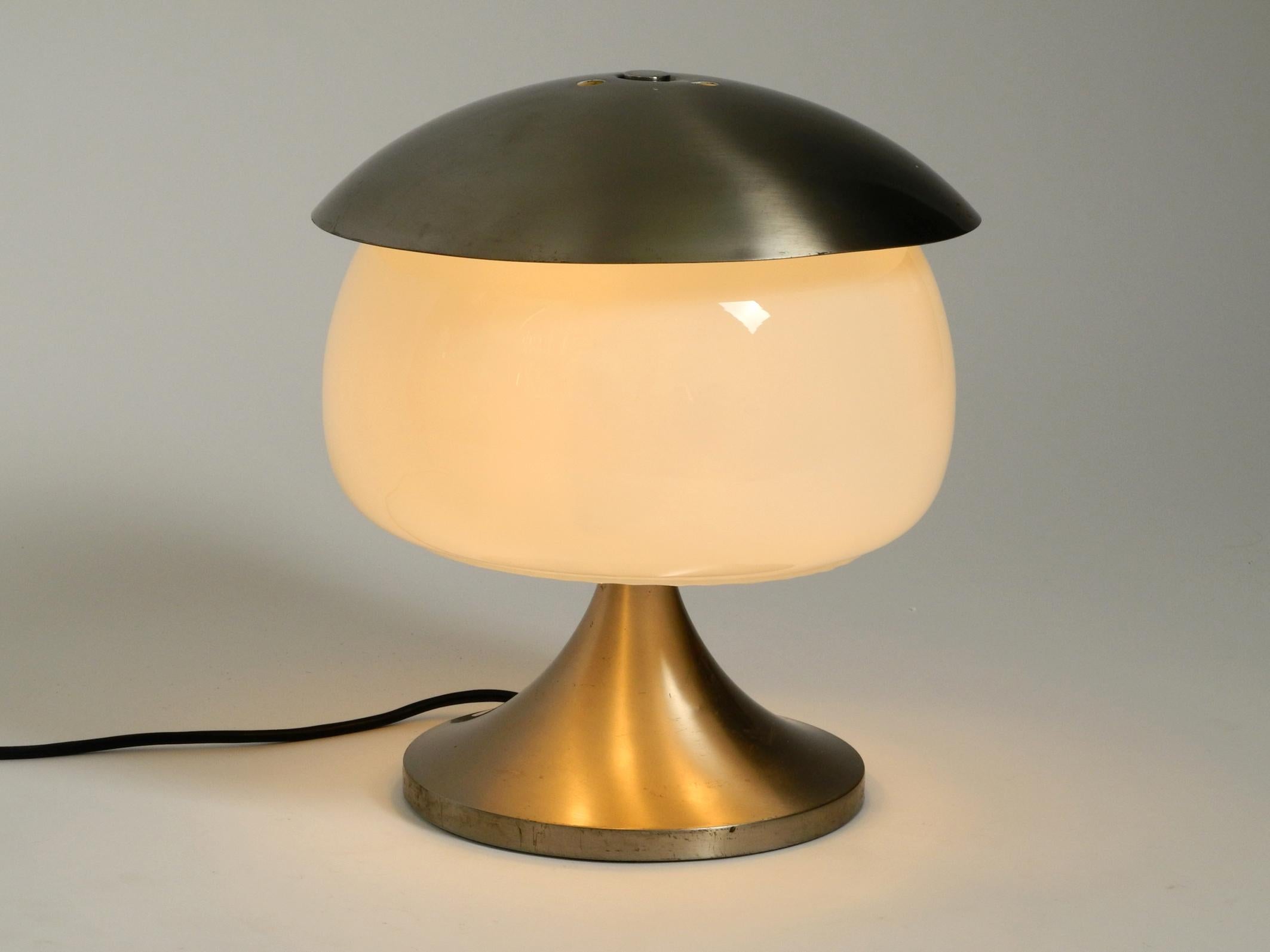 Large Italian table lamp made of solid aluminum and glass in space age design For Sale 7