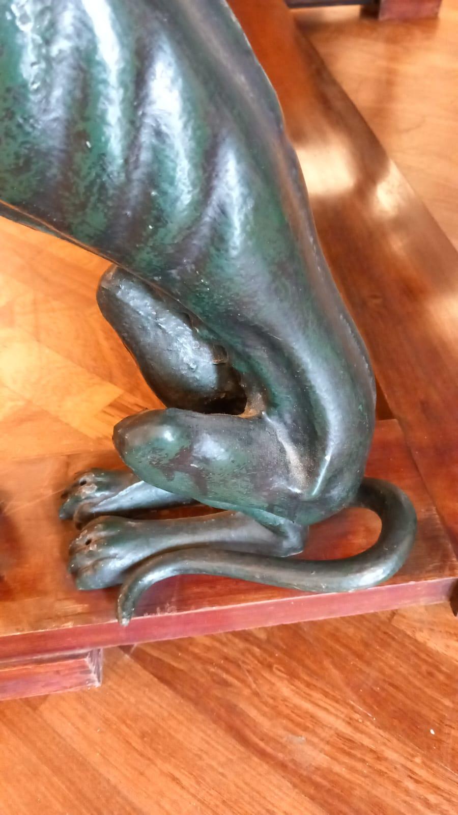 Large Italian Table with Green Iron Dogs and Antique Marble Top In Good Condition For Sale In Madrid, ES