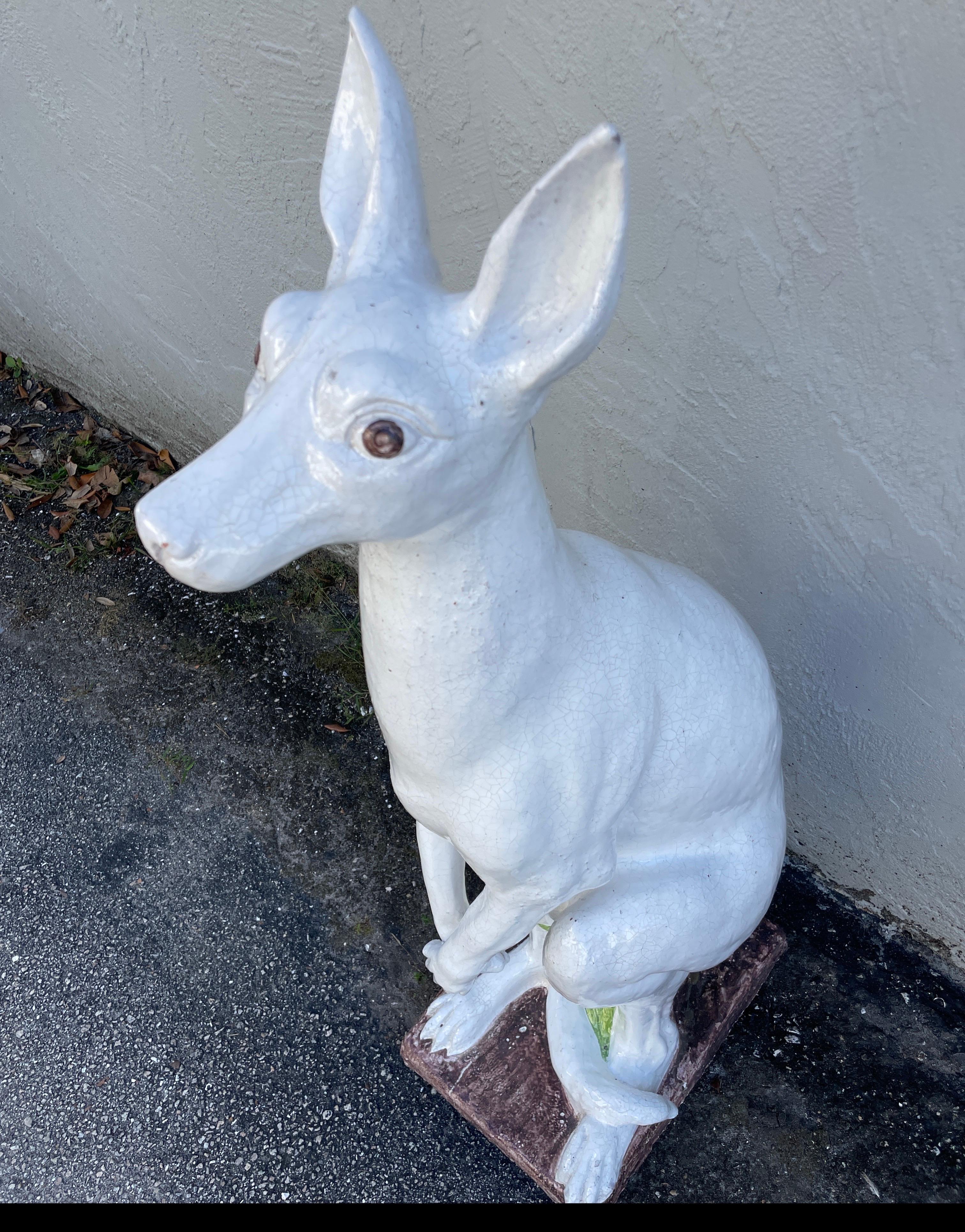 Canguro di terracotta italiano di grandi dimensioni In condizioni buone in vendita a West Palm Beach, FL