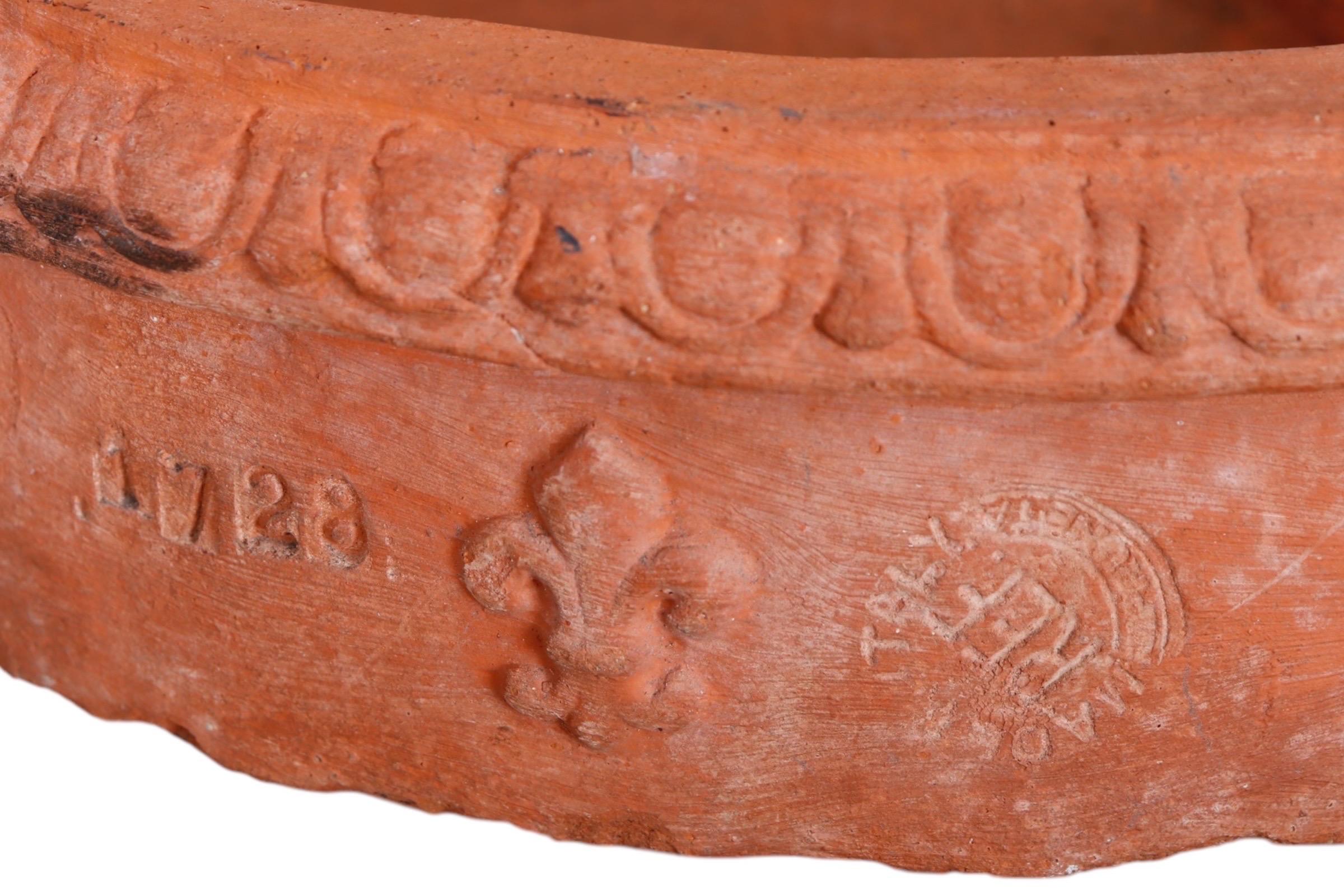 Grande soucoupe végétale en terre cuite italienne en vente 1