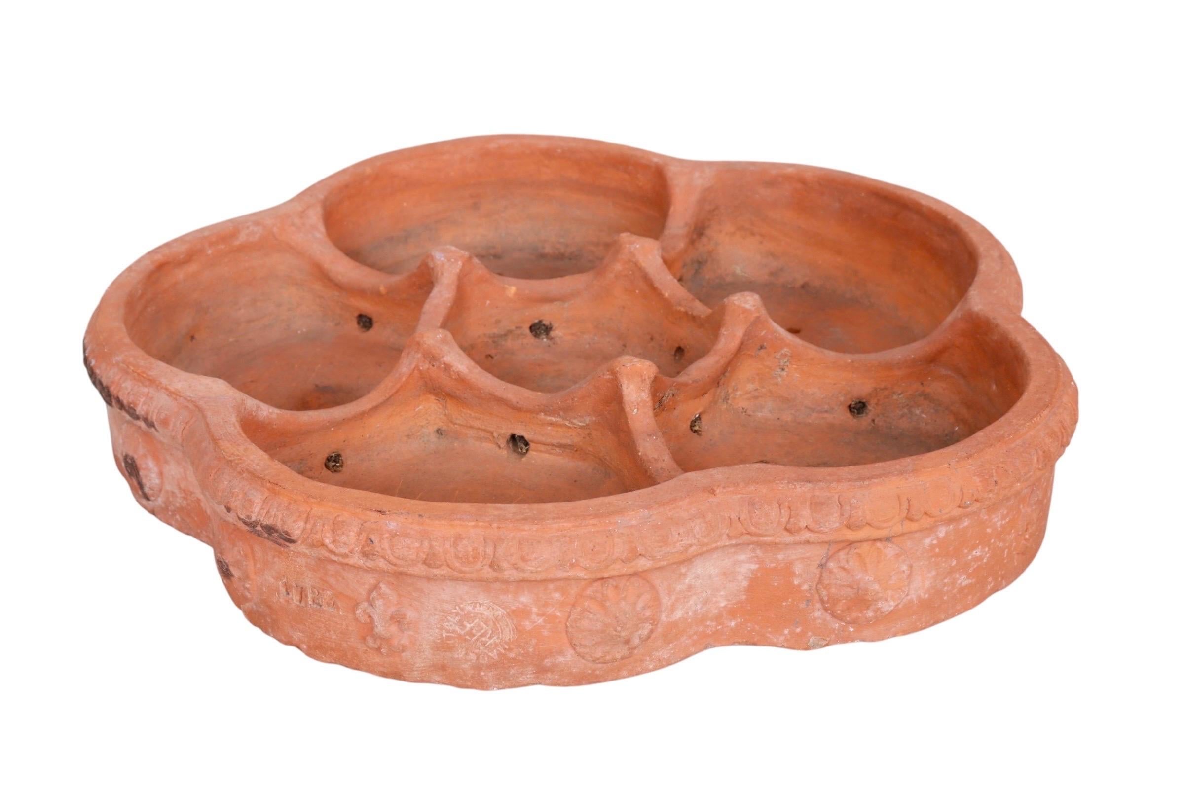 Grande soucoupe végétale en terre cuite italienne en vente 4