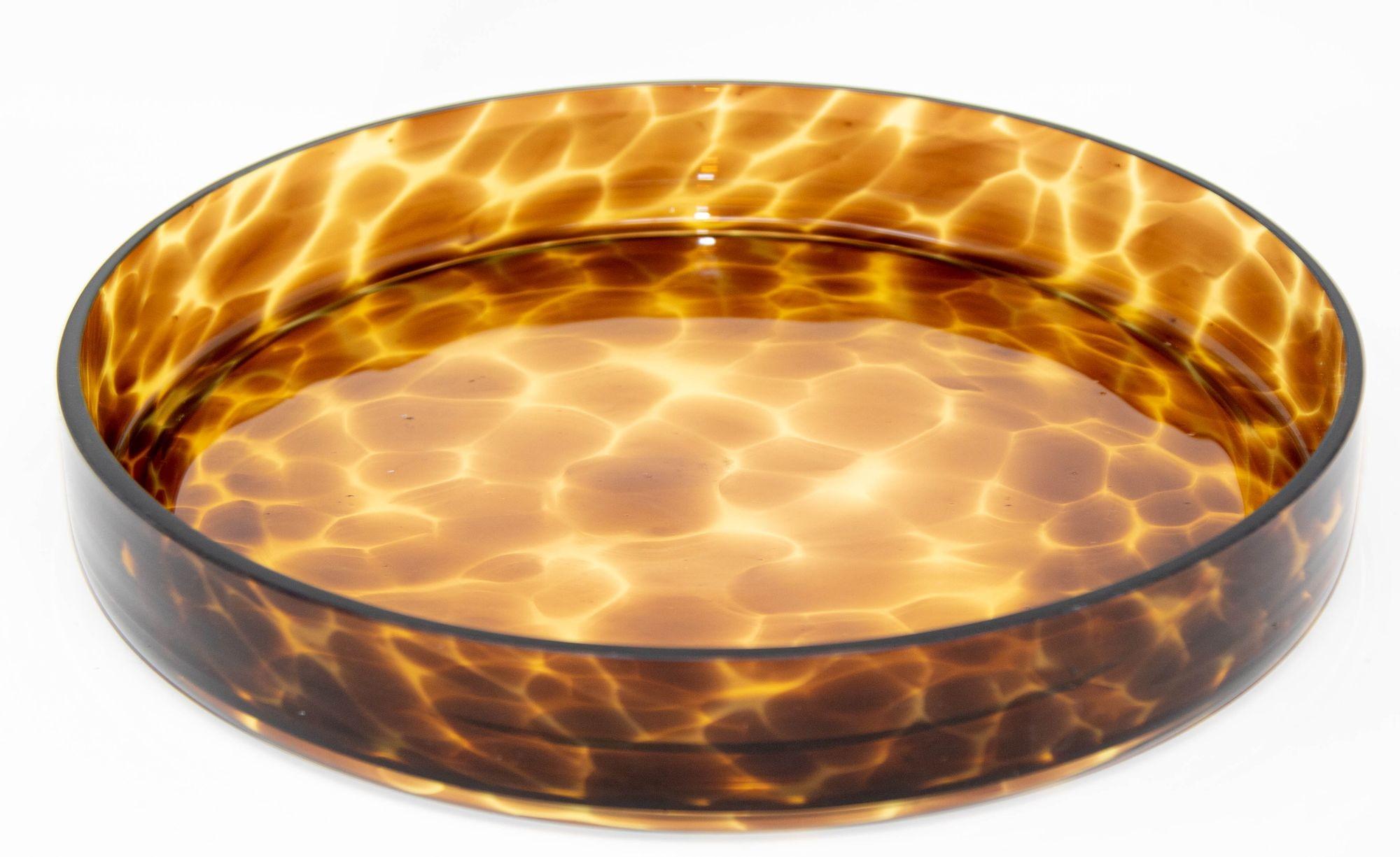 Vetro artistico Grande vassoio da portata italiano con tartaruga in vetro artistico di Murano anni '70 in vendita