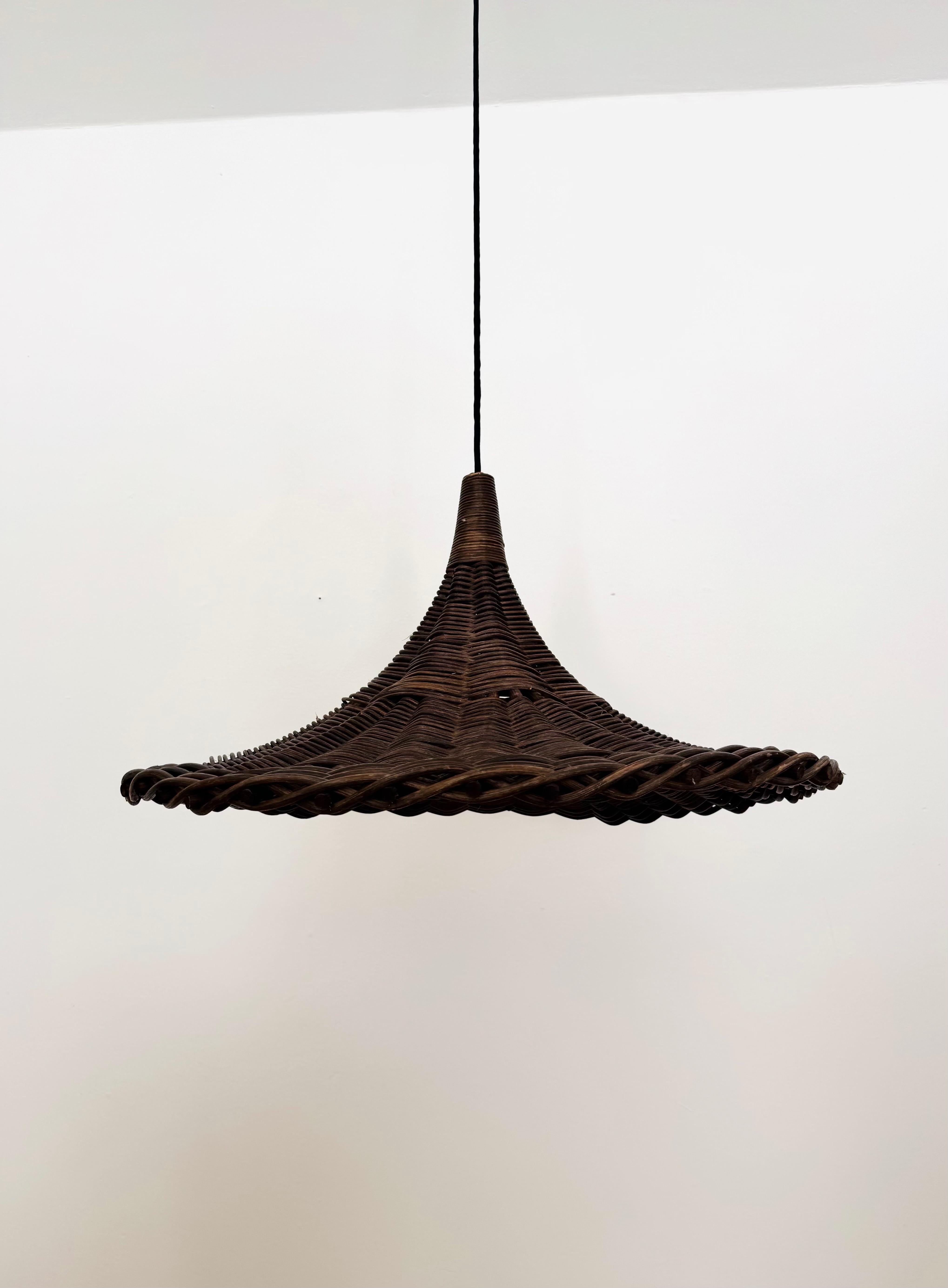 Mid-Century moderno Lampada a sospensione grande in vimini Tulipano Italiano in vendita