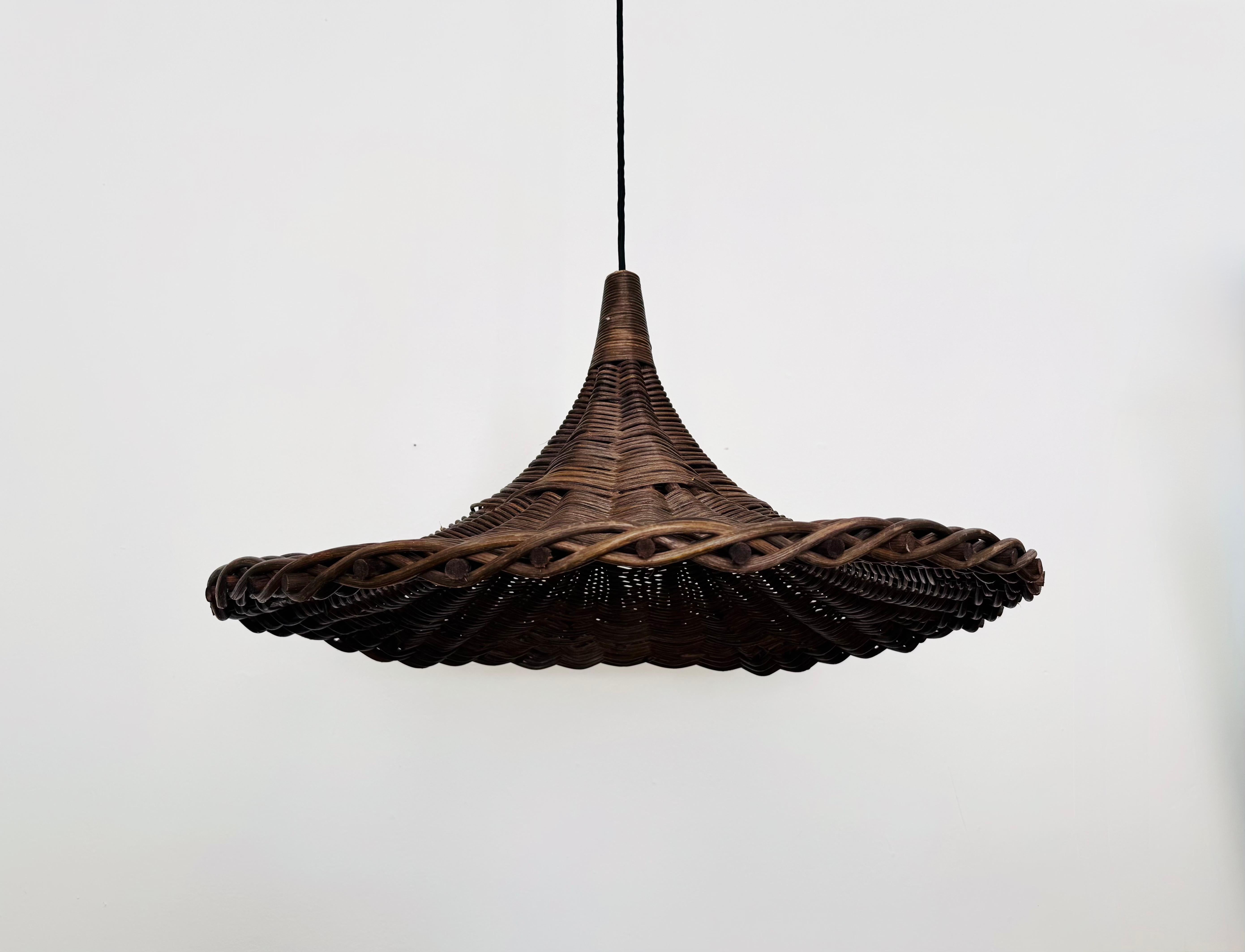 Lampada a sospensione grande in vimini Tulipano Italiano In condizioni buone in vendita a München, DE