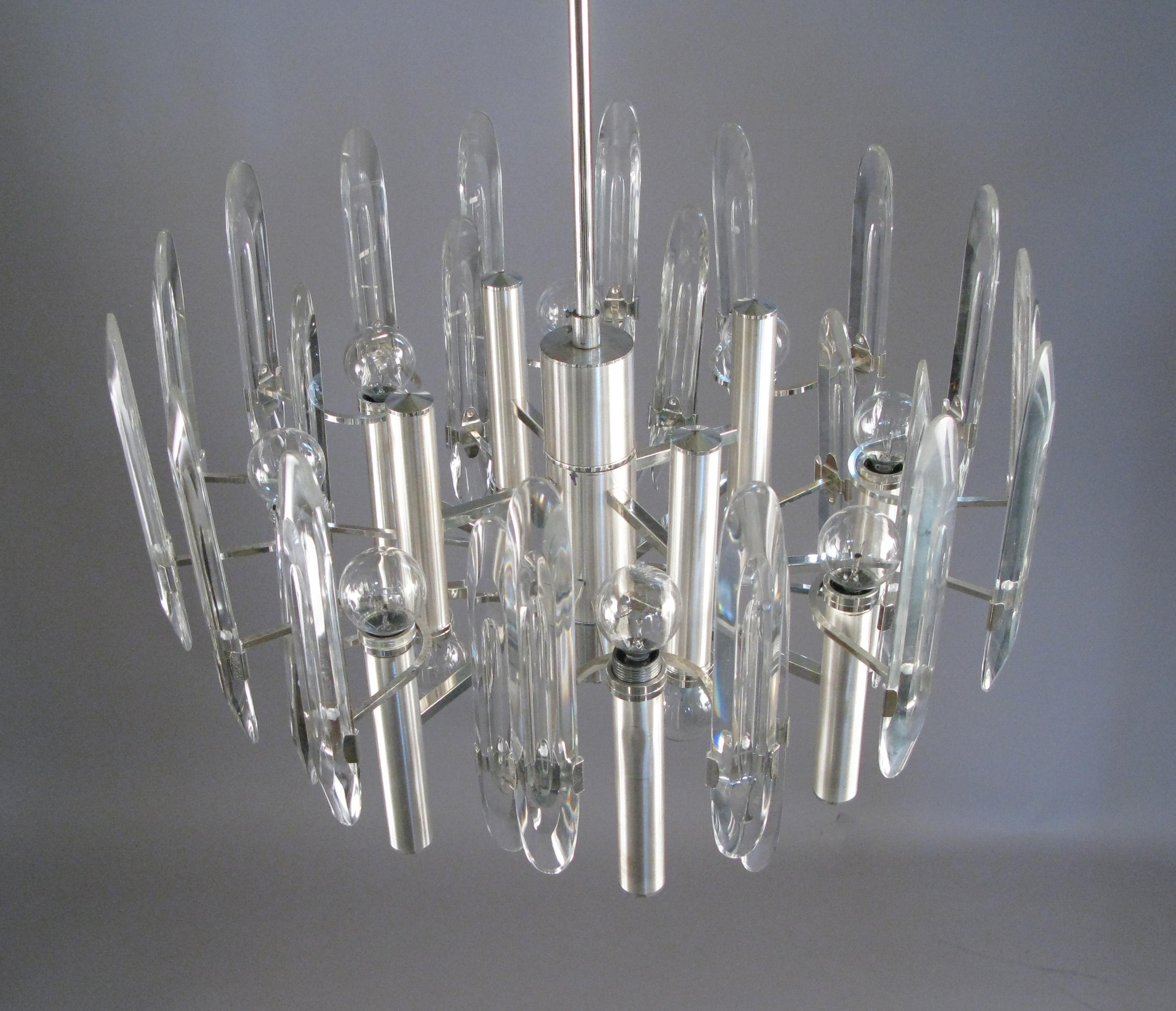 Large Italian Twelve Light Chrome and Glass Chandelier by Sciolari In Good Condition For Sale In Hudson, NY